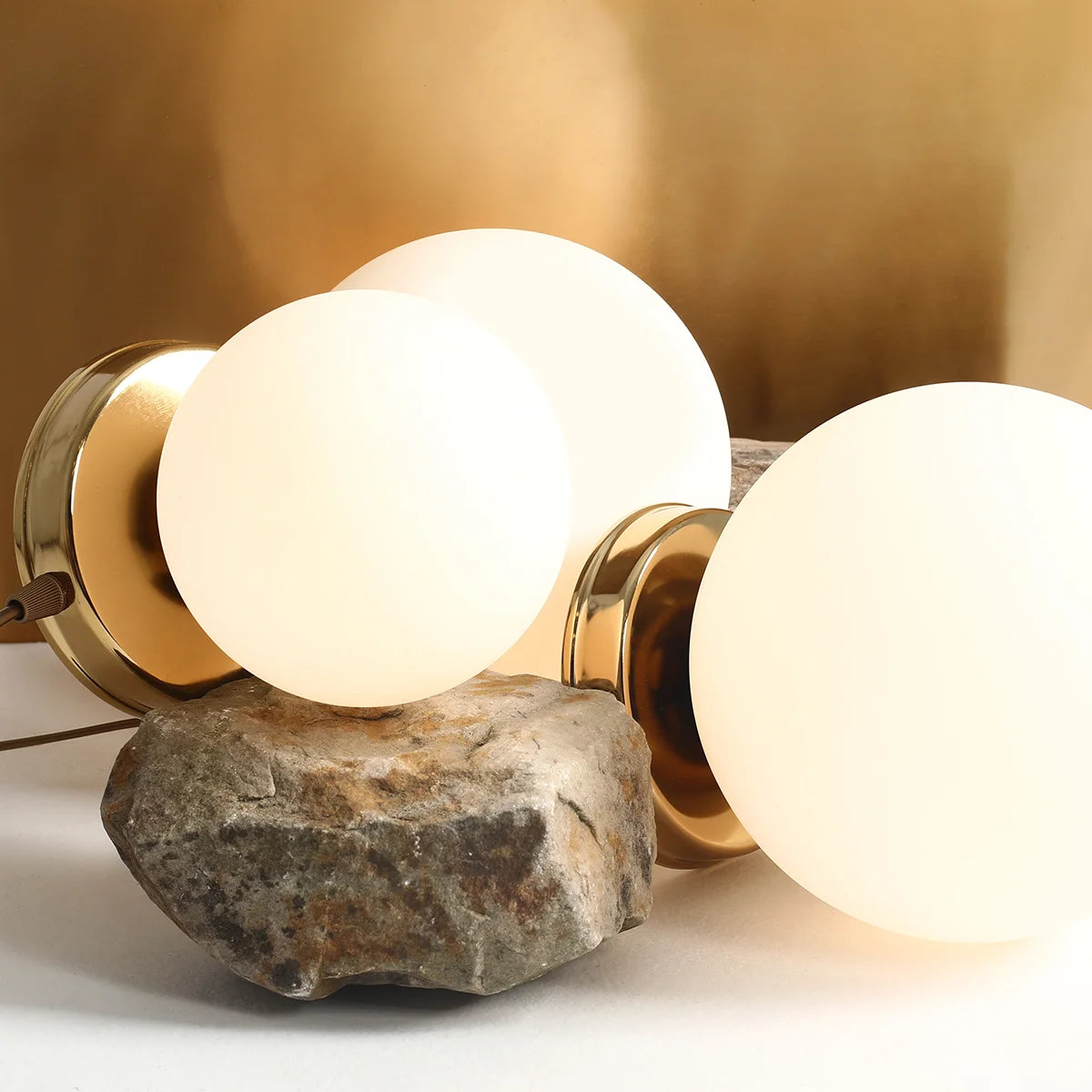 Lampa biurkowa BALL złoty Artera Eye on Design