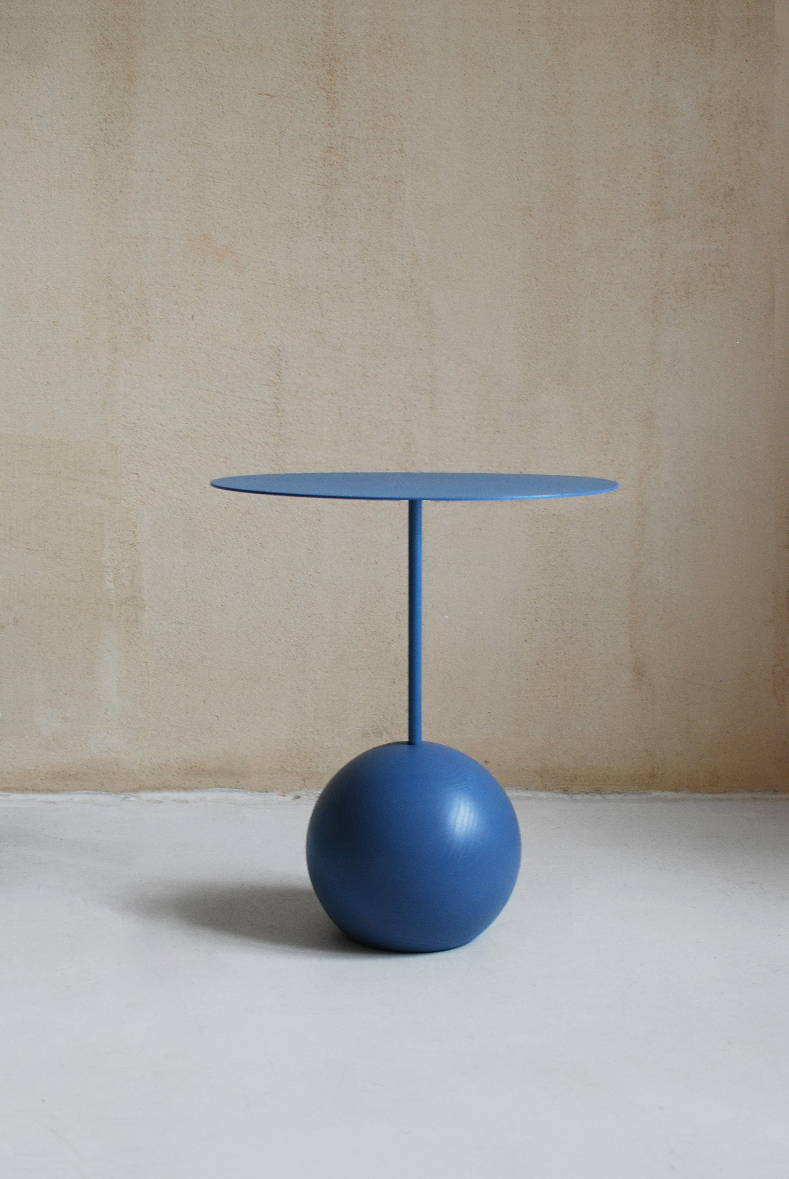 Stolik kawowy AN SU jesion Salak Niebieski Eye on Design