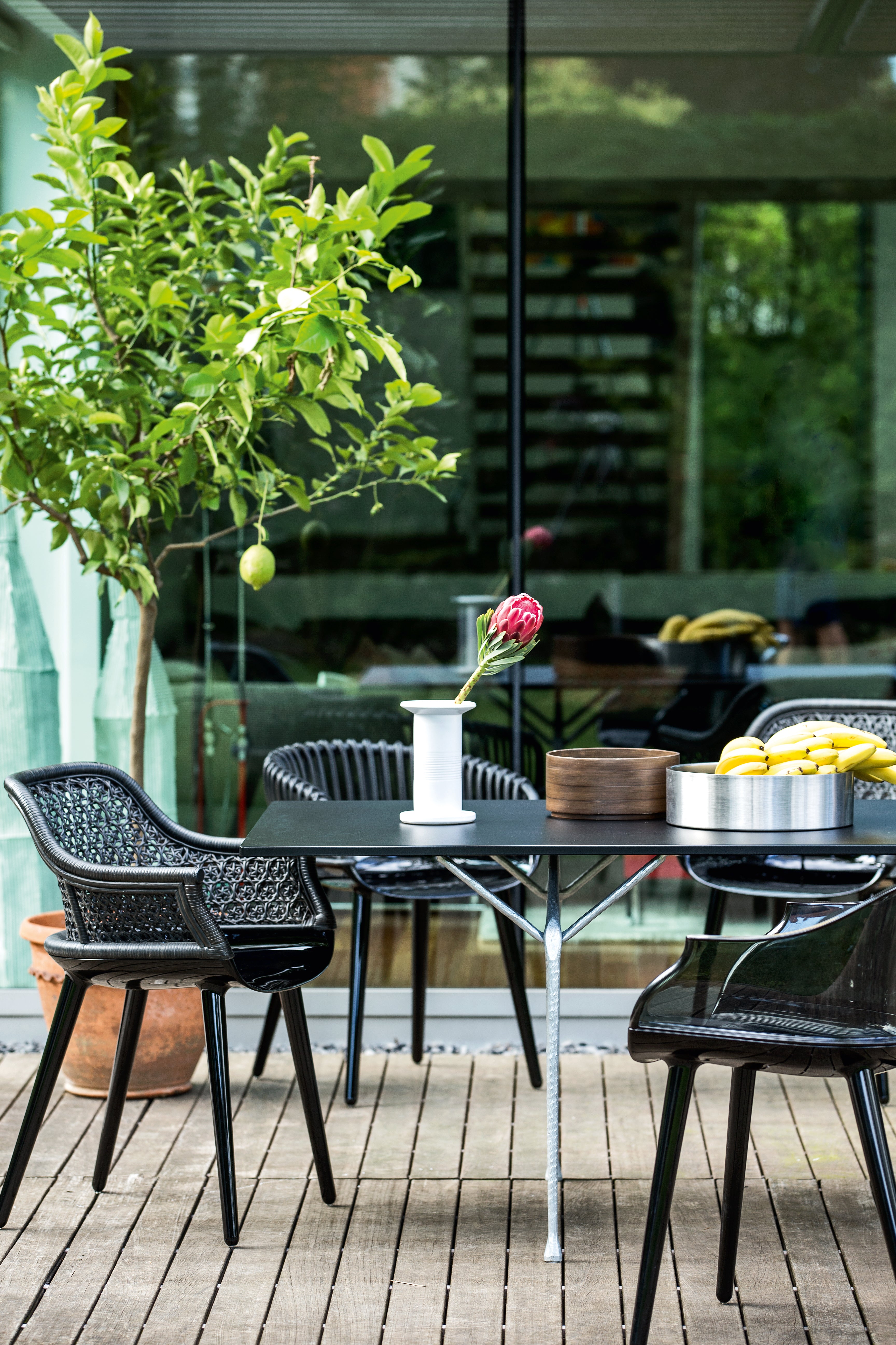 Krzesło CYBORG ELEGANT czarny Magis Eye on Design