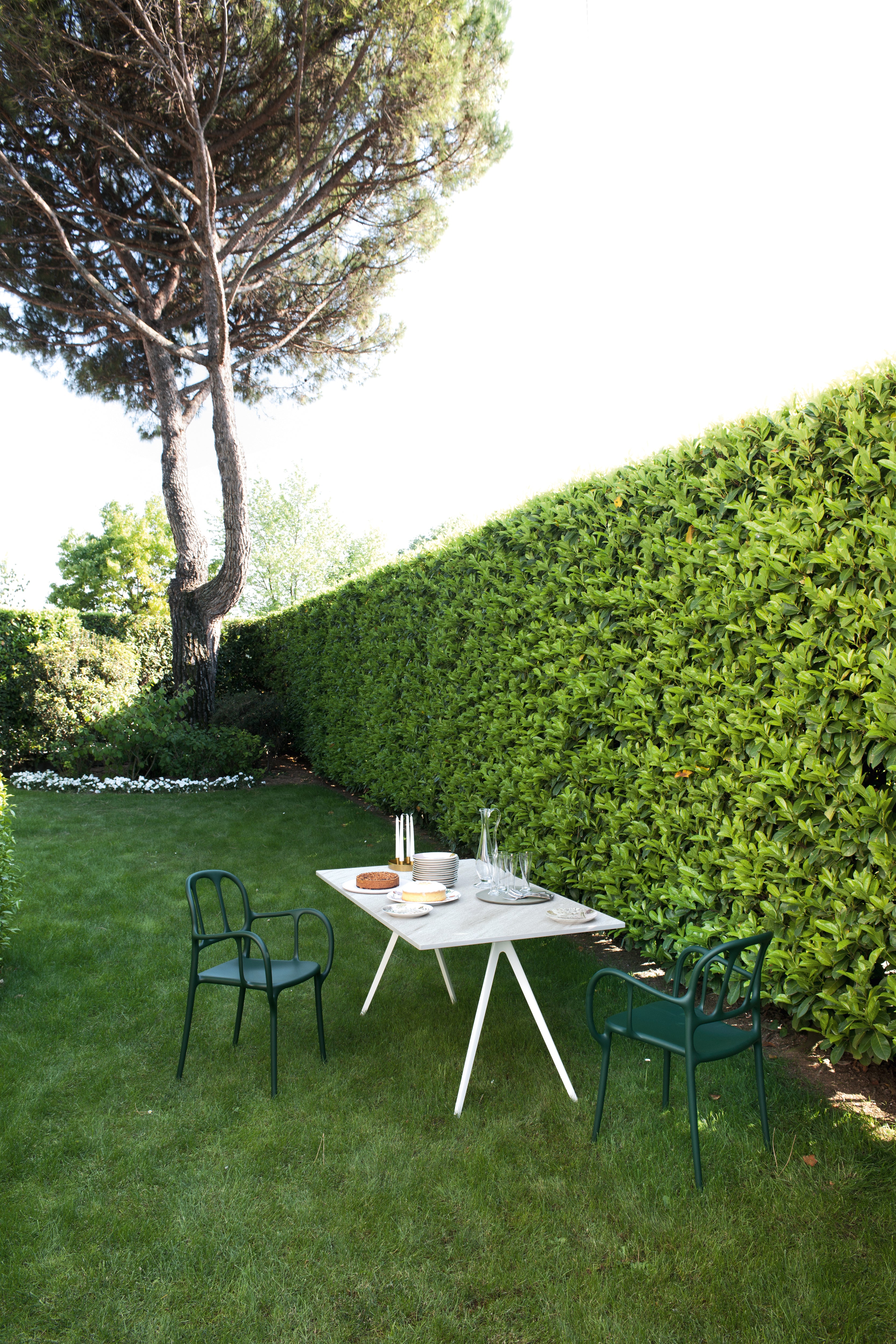 Krzesło zewnętrzne MILA czarny Magis Eye on Design