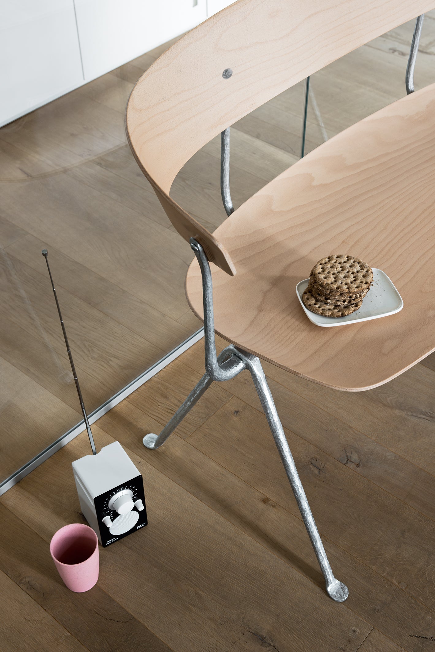 Ławka dwuosobowa OFFICINA DUETTO czarny buk i antracyt Magis Eye on Design