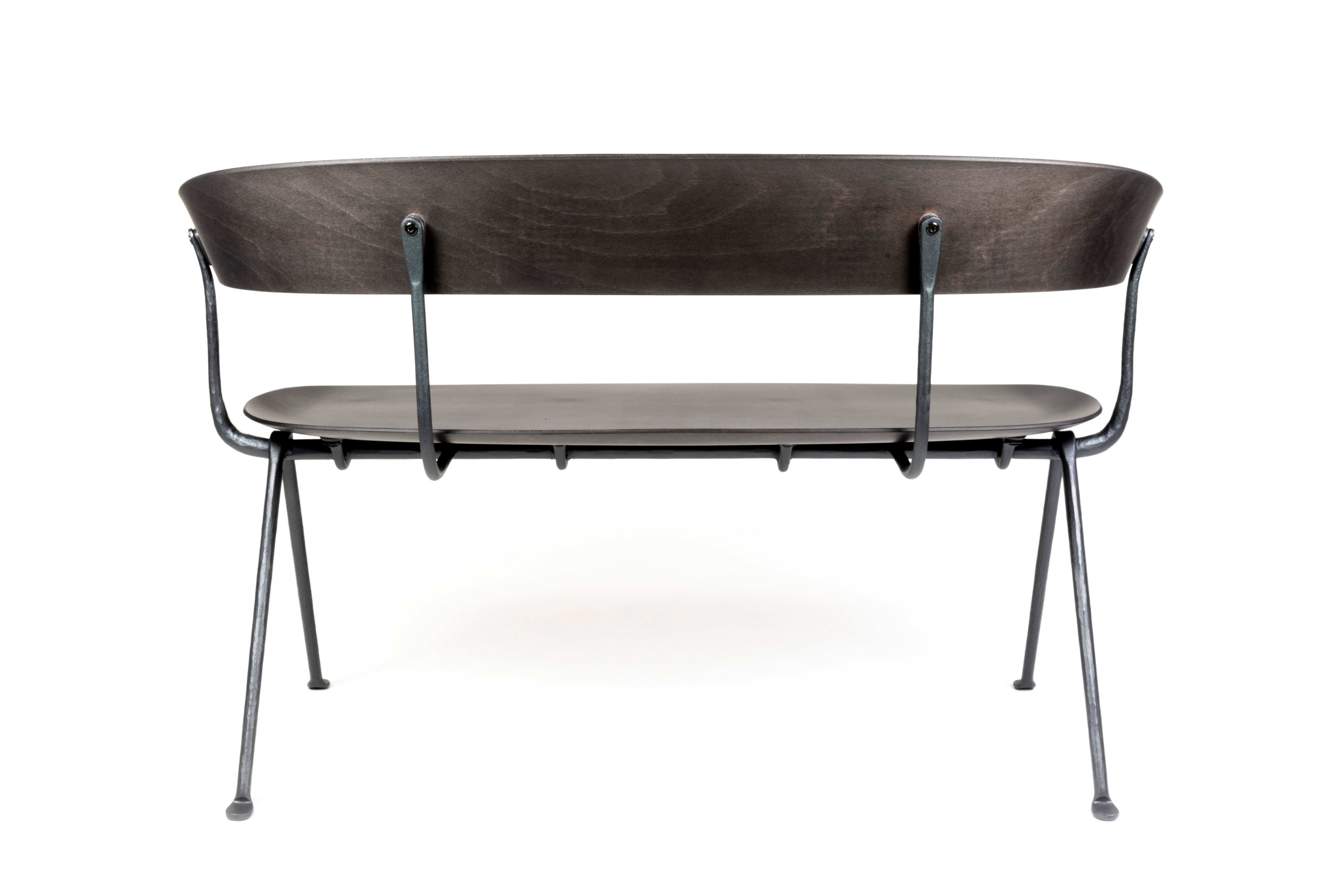 Ławka dwuosobowa OFFICINA DUETTO czarny buk i antracyt Magis Eye on Design