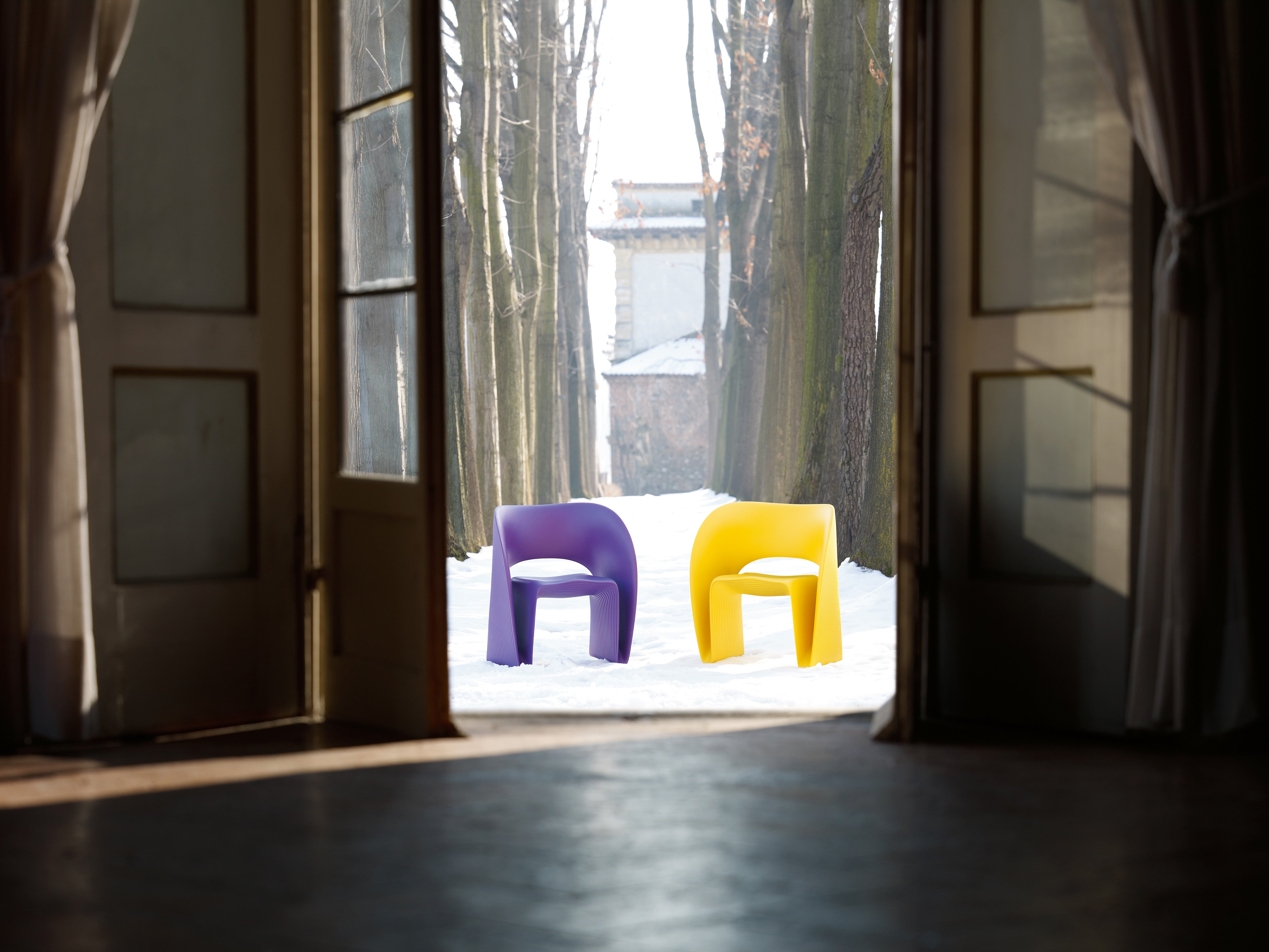 Niskie krzesło RAVIOLO ciemnozielony Magis Eye on Design