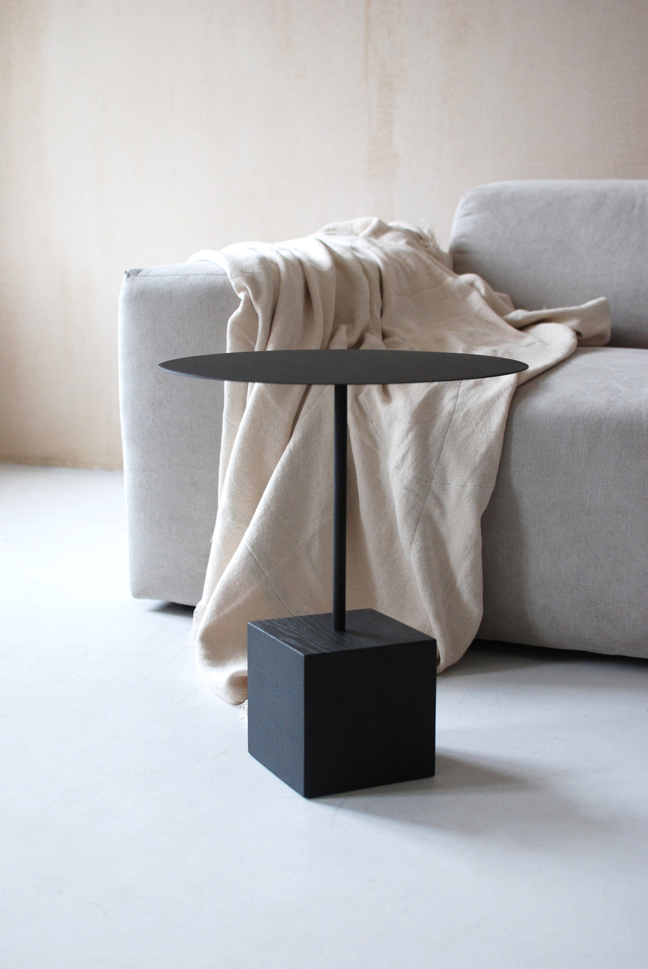 Stolik kawowy ROS jesion Salak Czarny Eye on Design