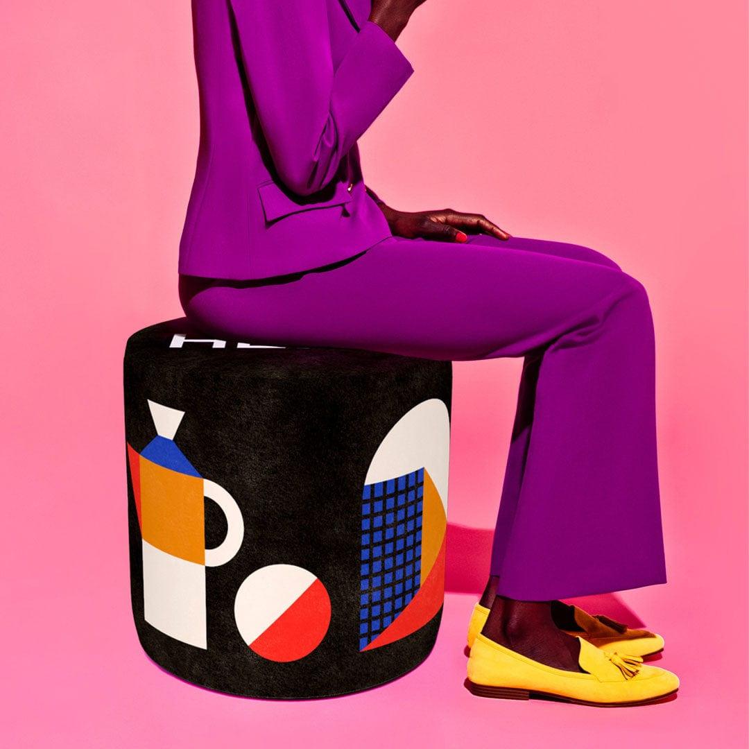 Puf SIT HERE czarny Qeeboo Eye on Design