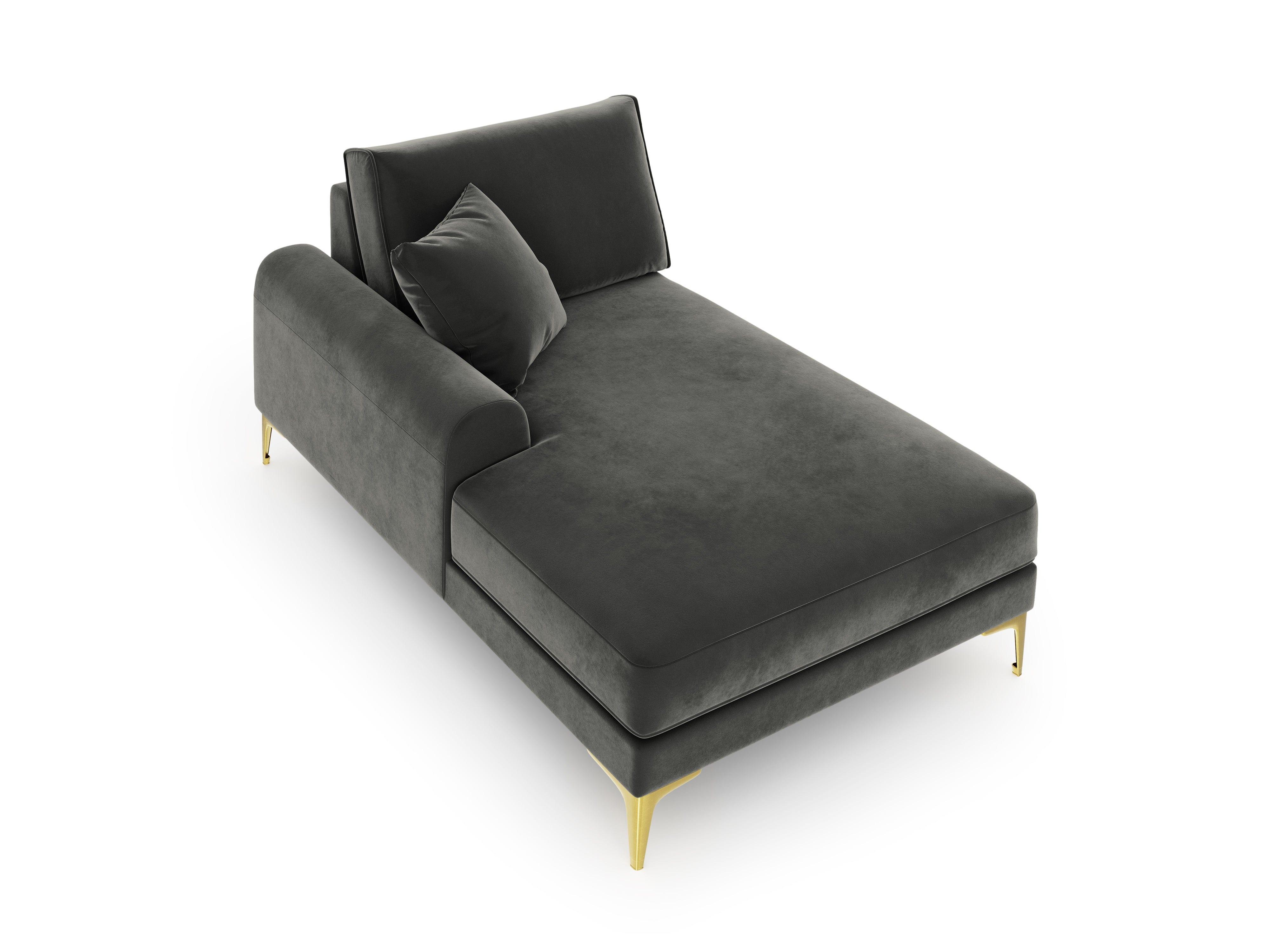 Szezlong aksamitny lewostronny MADARA ciemnoszary ze złotą podstawą Mazzini Sofas Eye on Design
