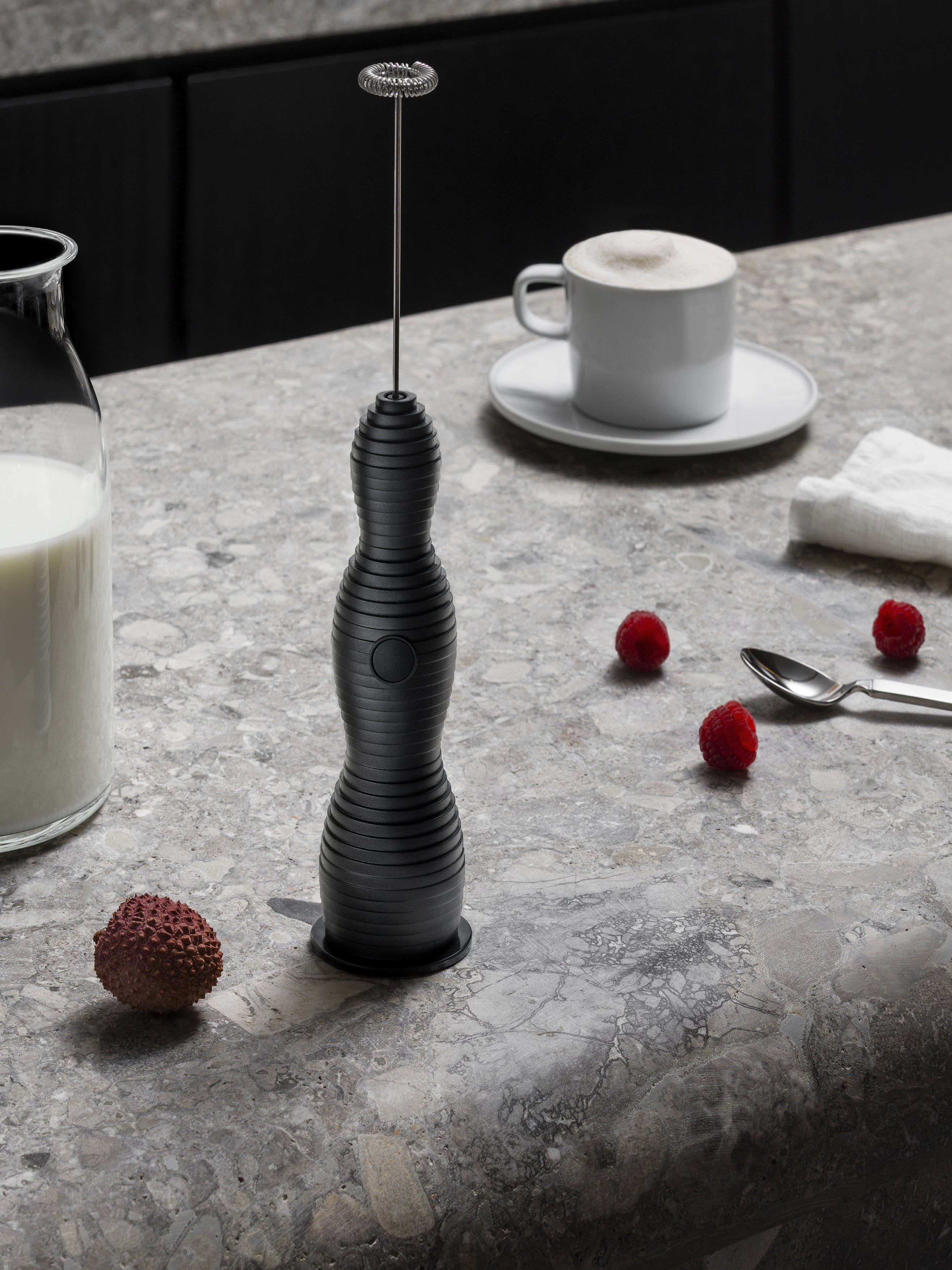 Pěnič mléka PULCINA černý