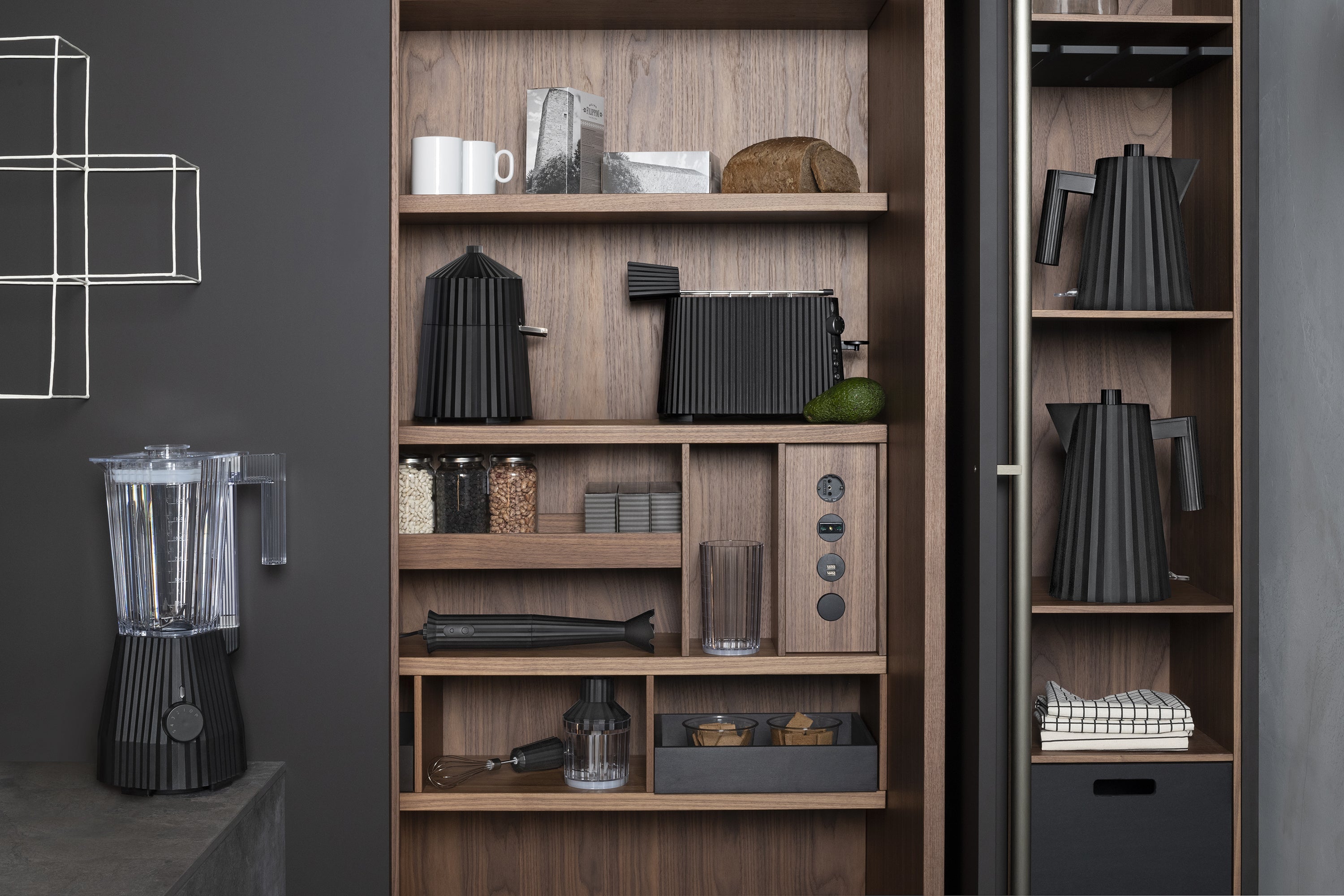 Mixér s nádobou PLISSÉ černý