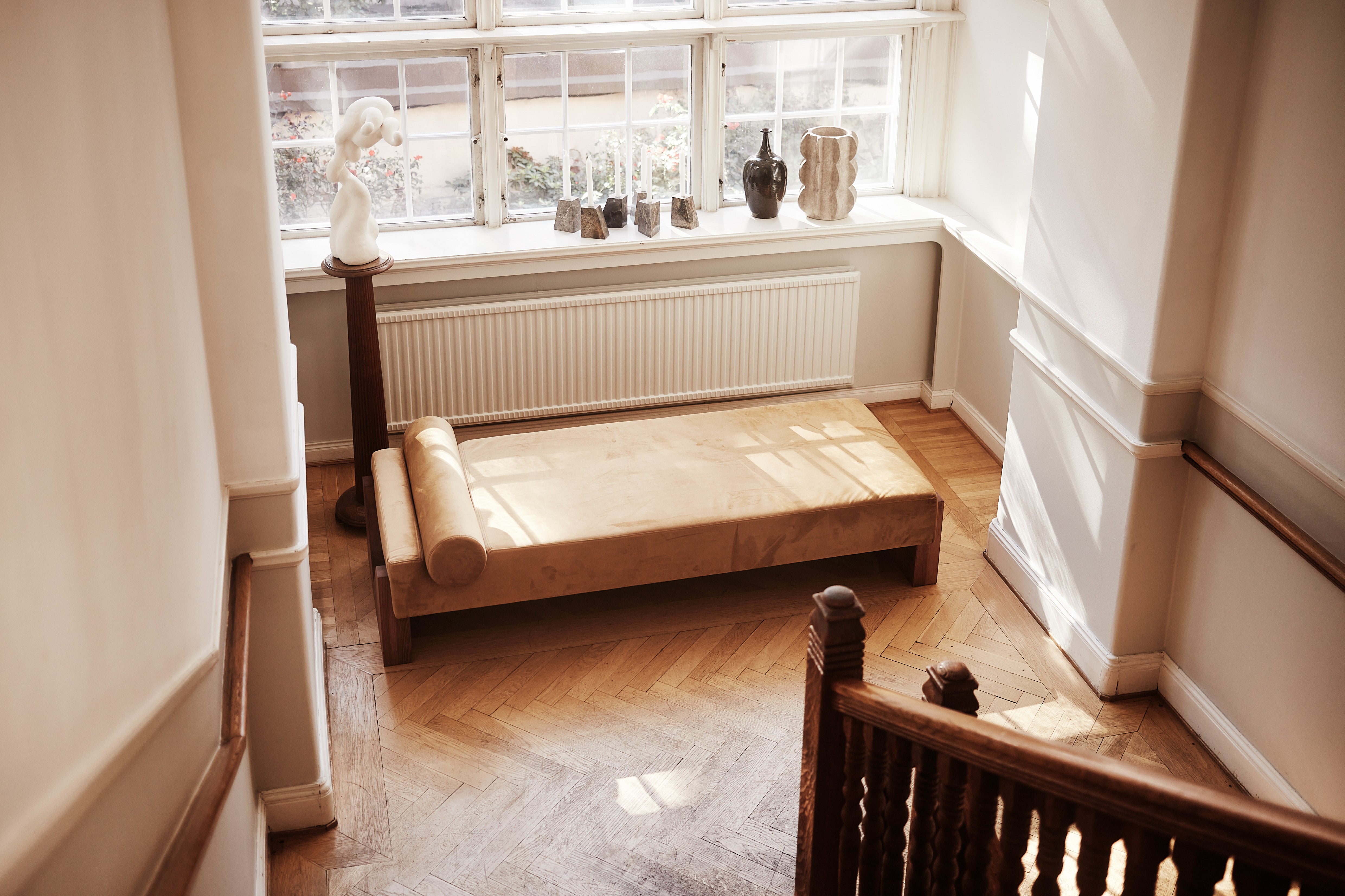 Daybed V mustard velvet