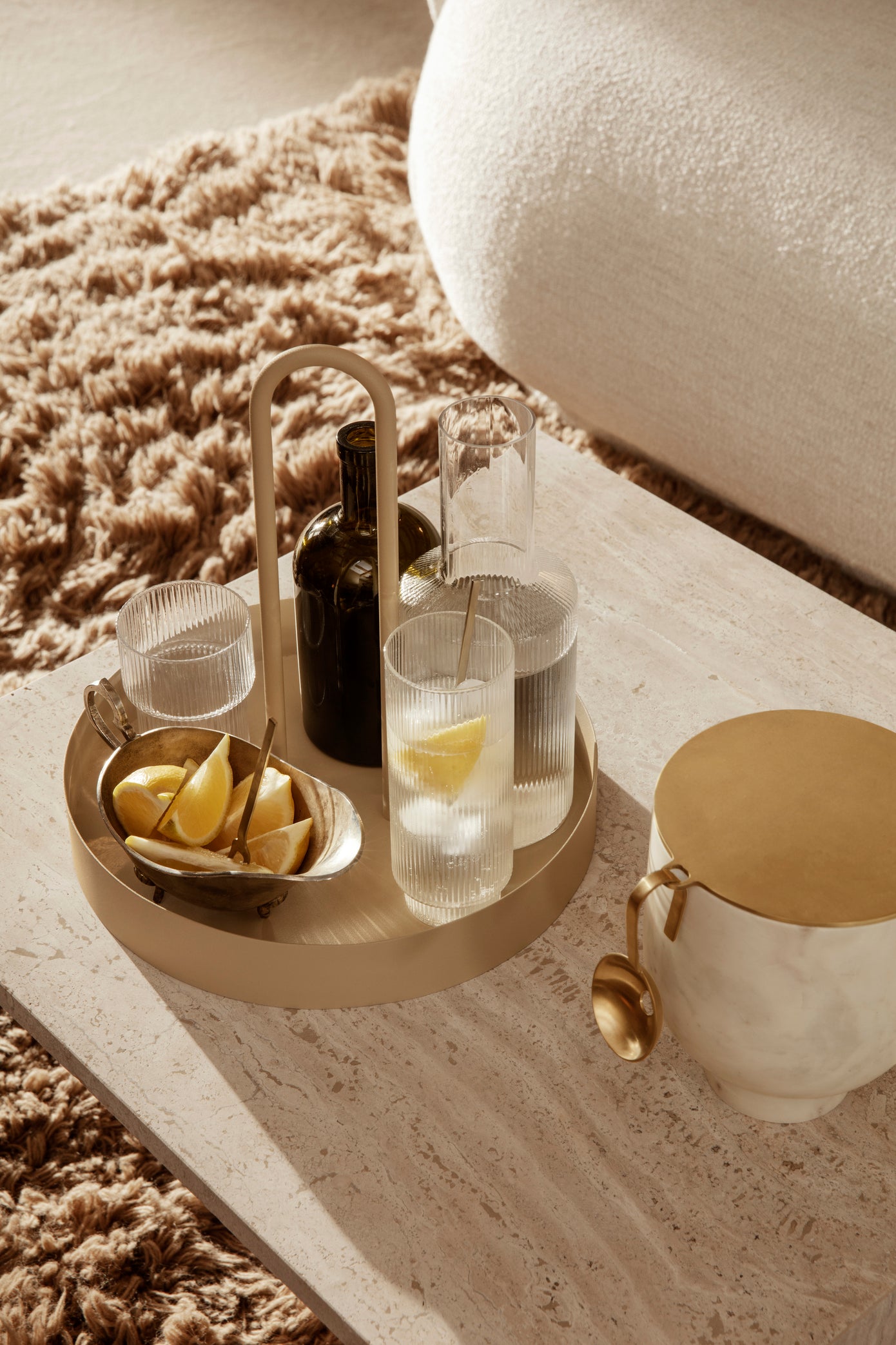 GRIB TRAY beige tray with handle