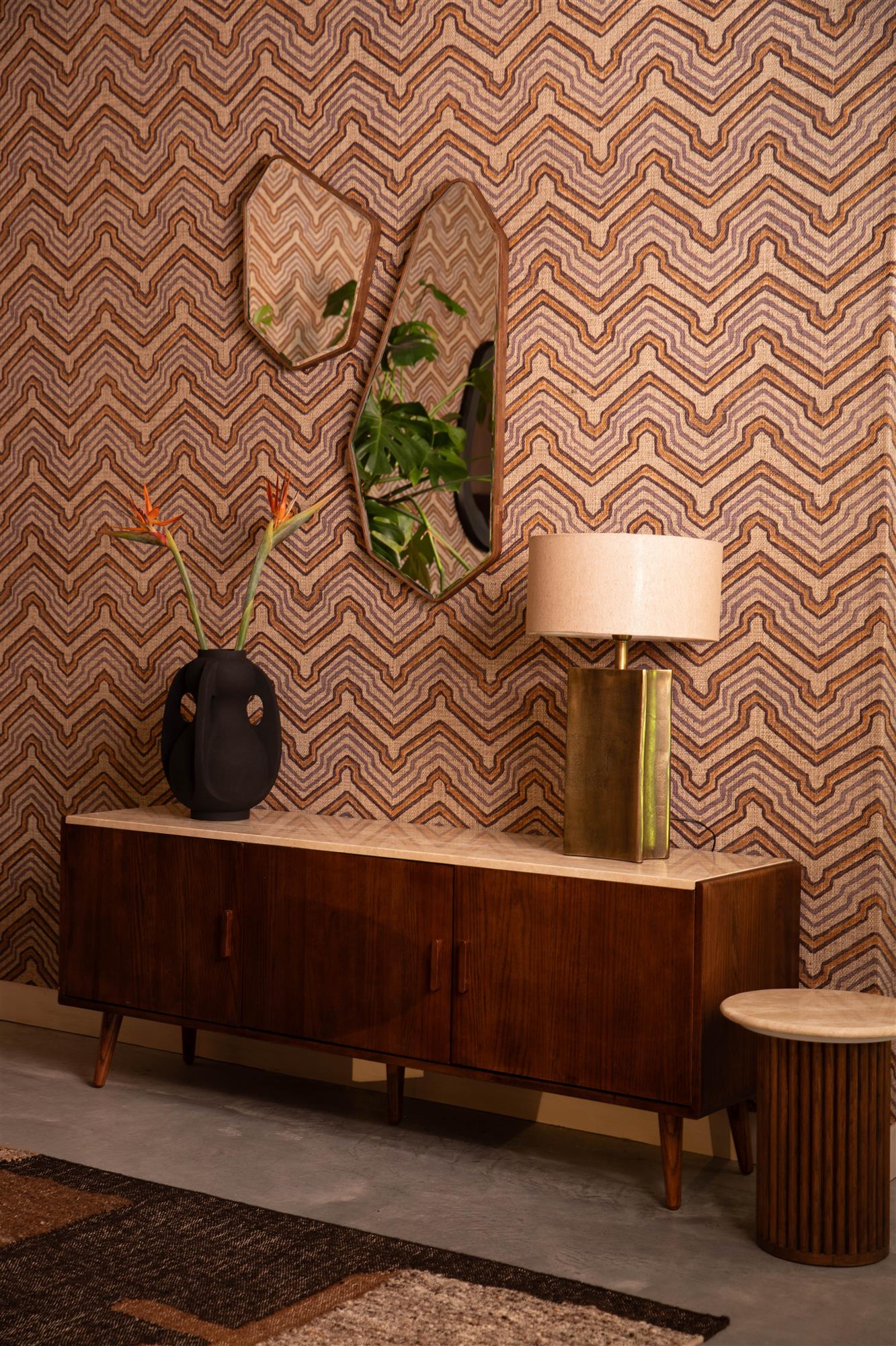 Arda chest of drawers. Creamy travertine with oak wood