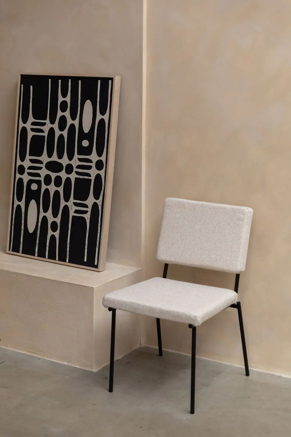 Židle FELLOW béžová s černým podstavcem