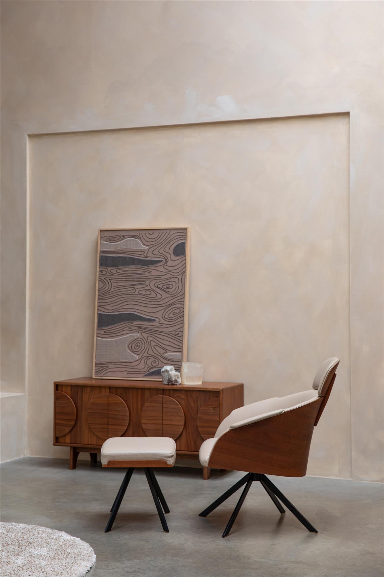 Podnožník FRIE béžová ekokůže s černým podstavcem