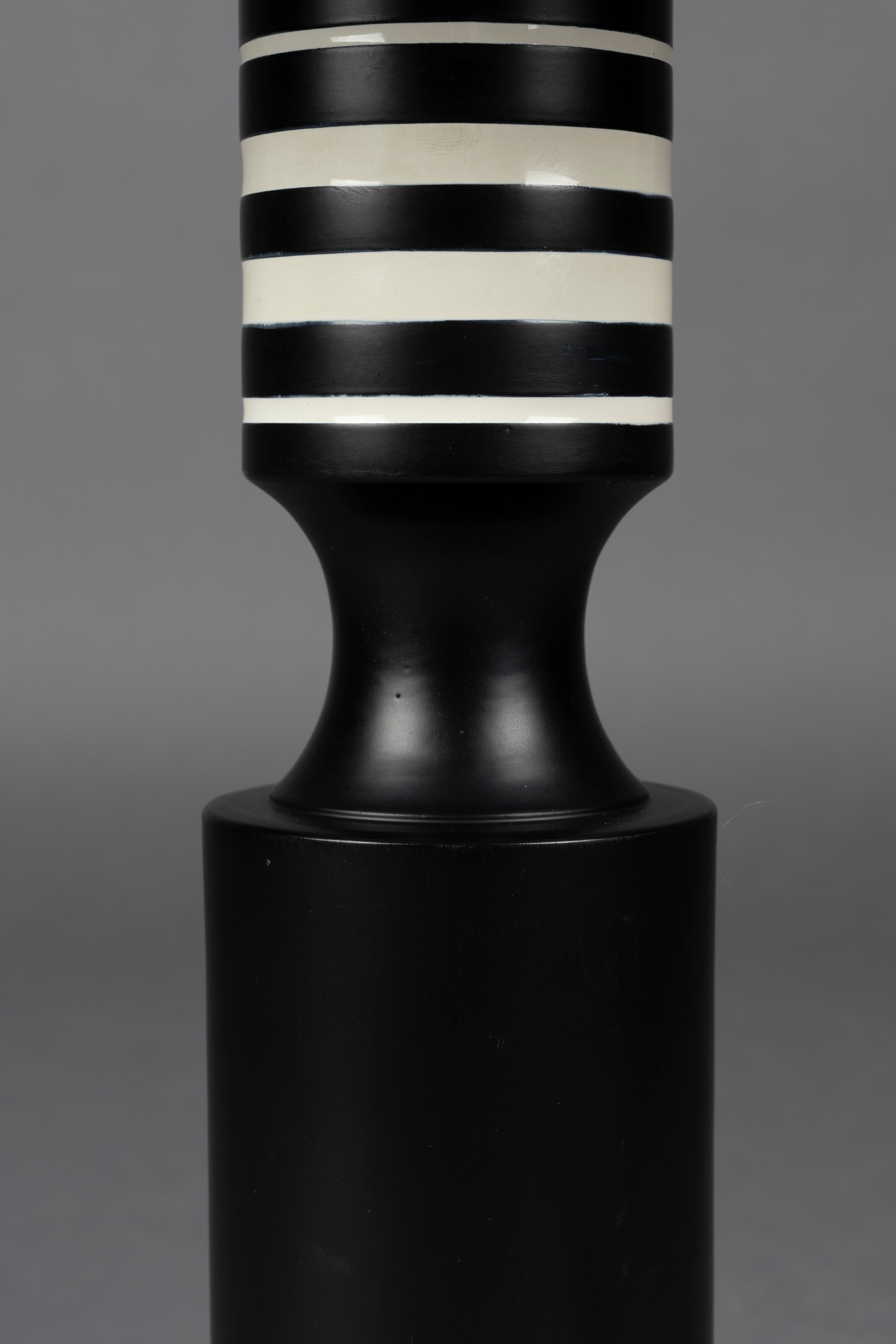 VIRGIL table lamp black with white finish