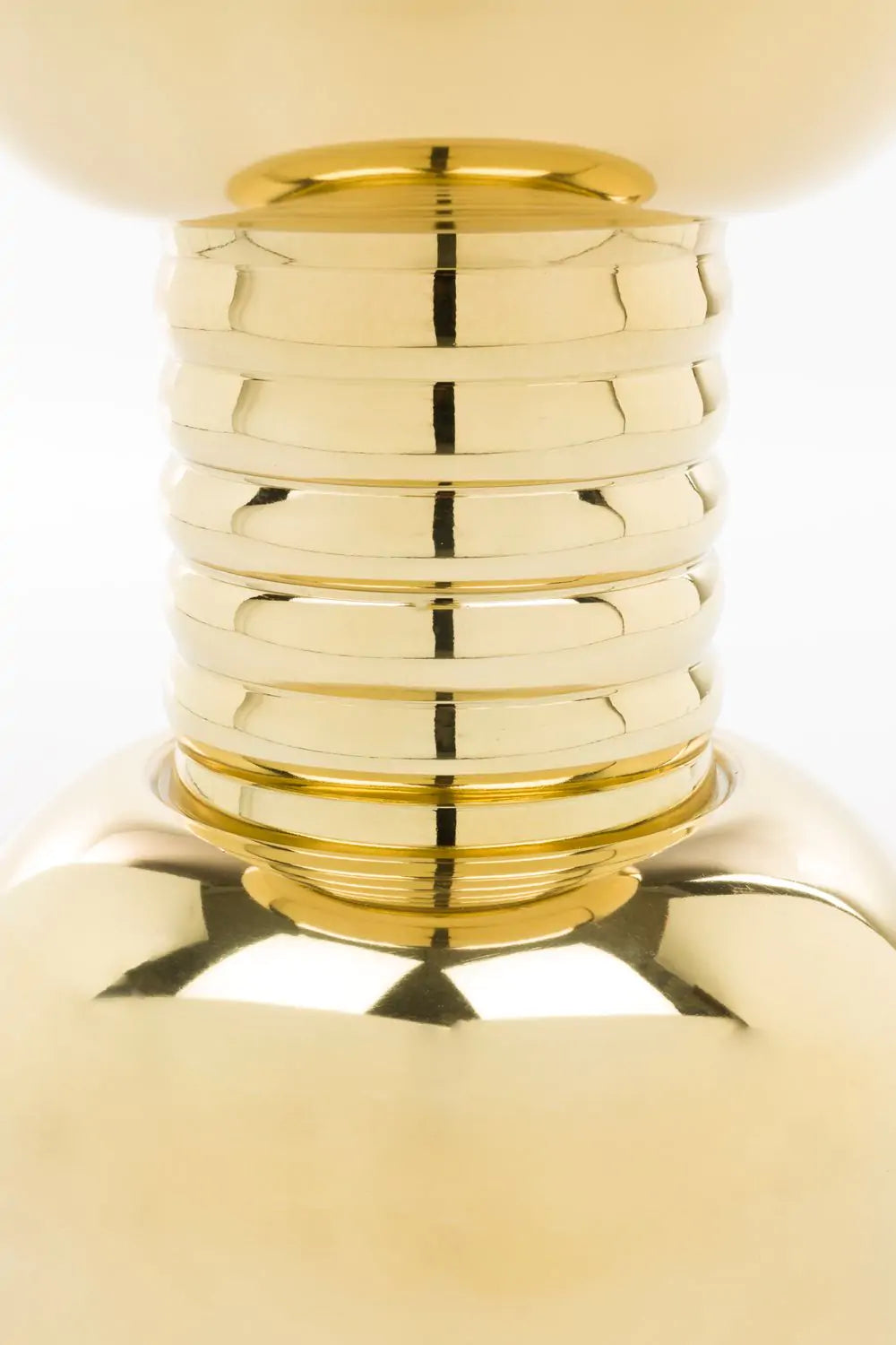 Boční stolek GONNA MAKE YOU SWEAT zlatý