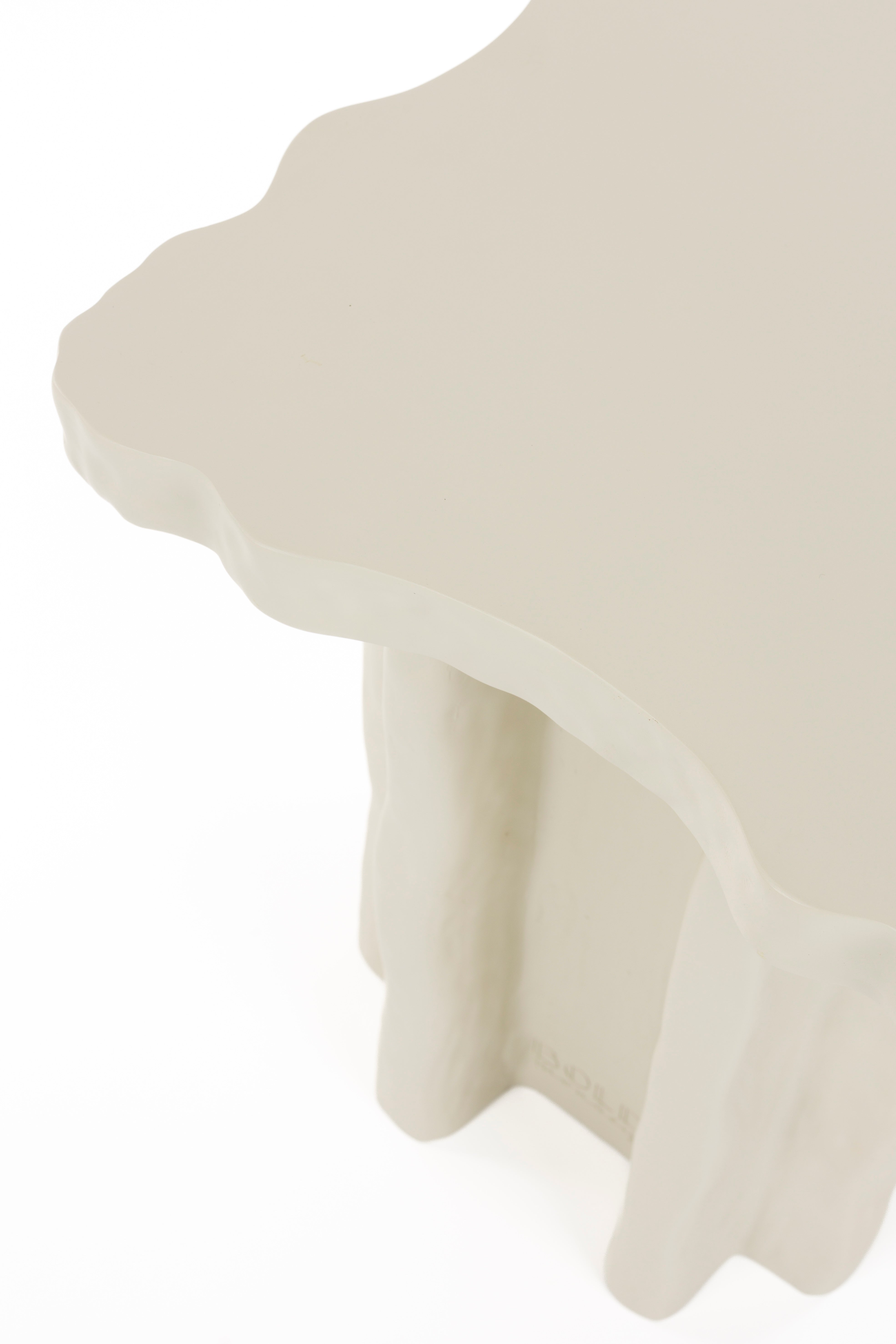 Čtvercový boční stolek BORN TO BE ALIVE béžový