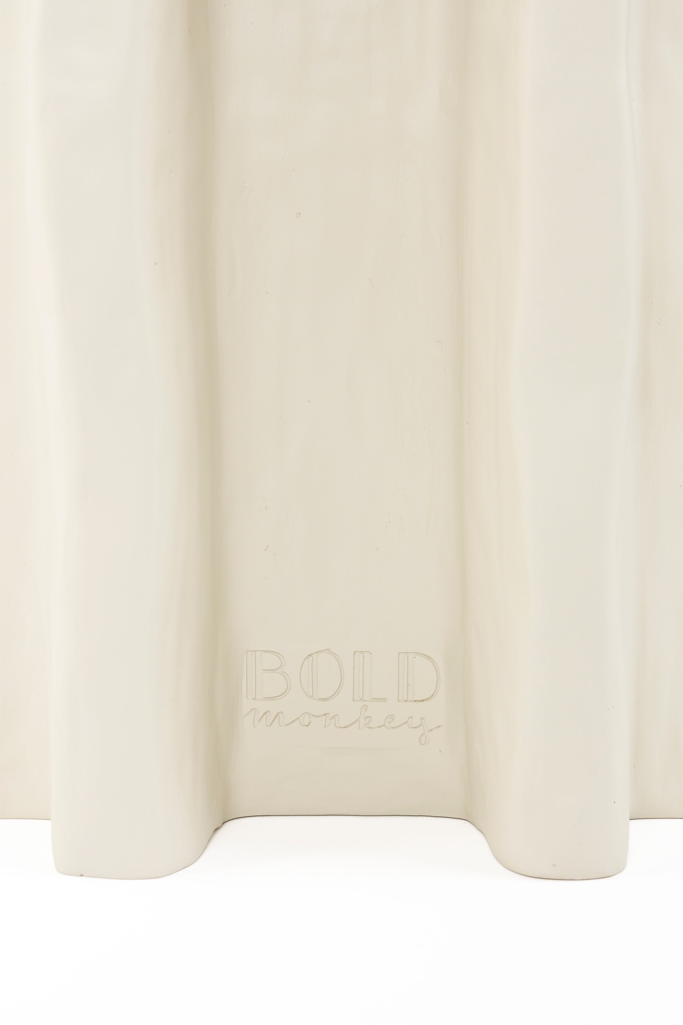 Čtvercový boční stolek BORN TO BE ALIVE béžový