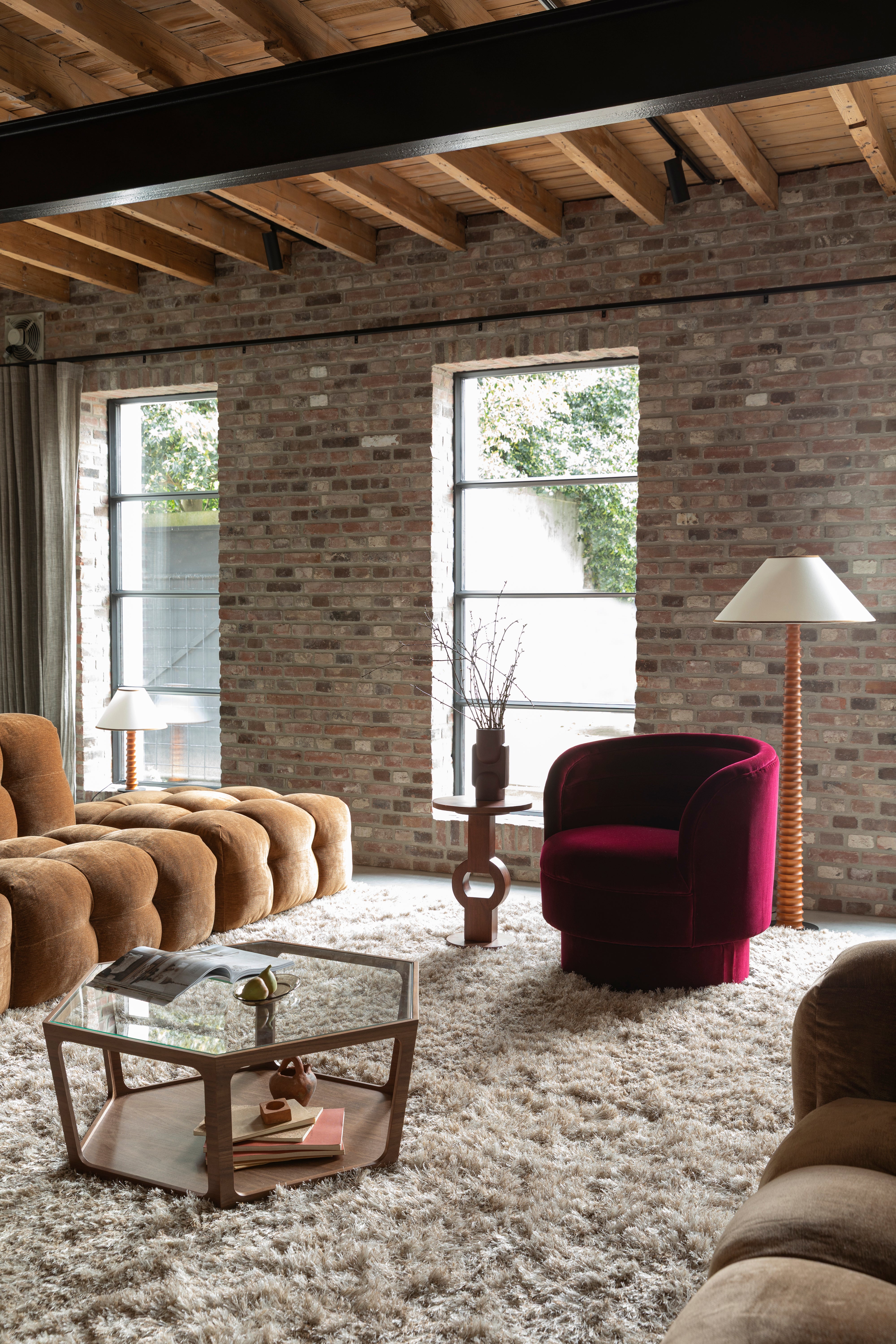 Koberec HAIRY tmavě béžový s dlouhým vlasem