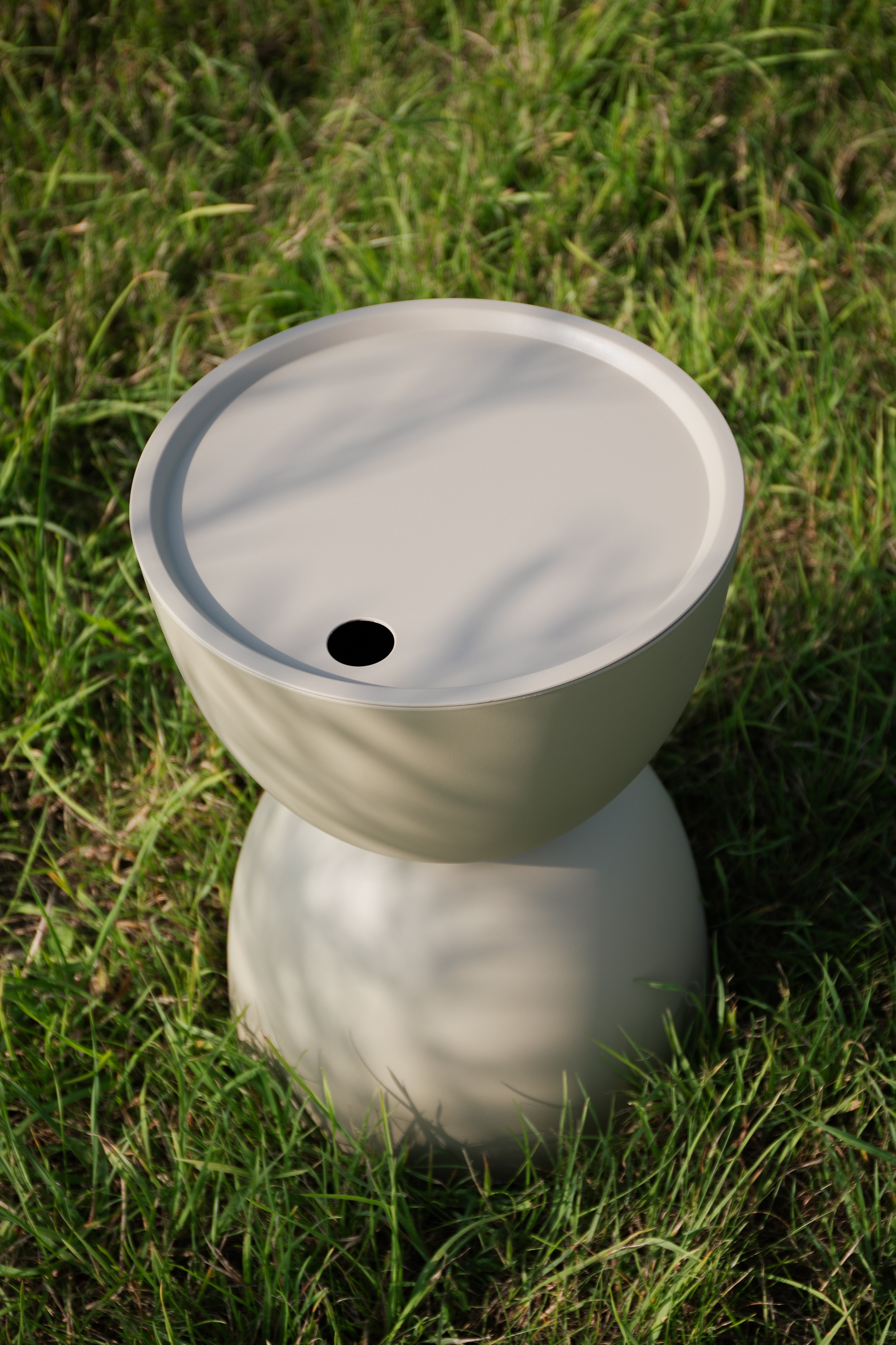 Zahradní stolek se schovkou MARA béžový