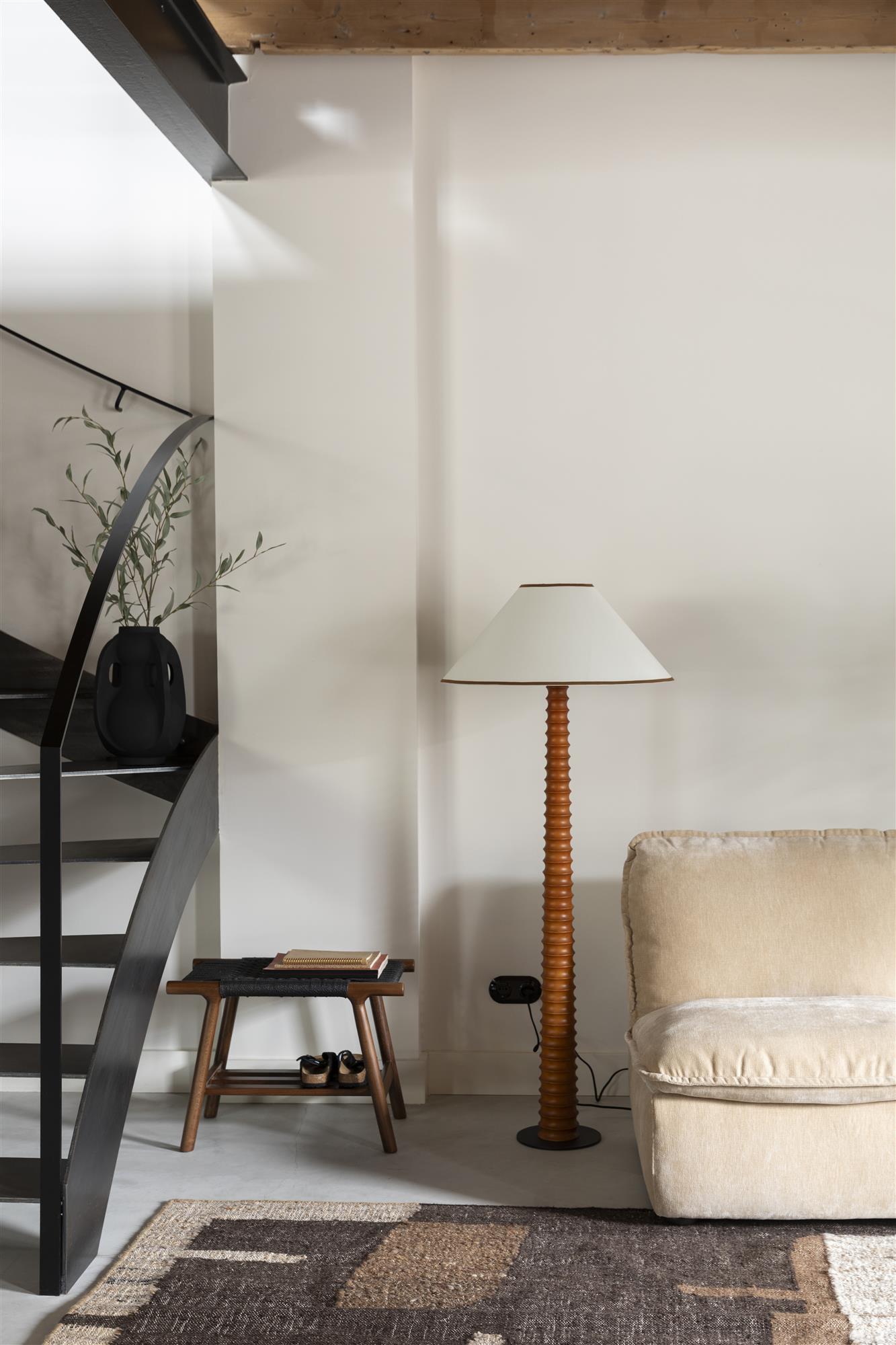 HORACE floor lamp in oak wood with a cotton shade