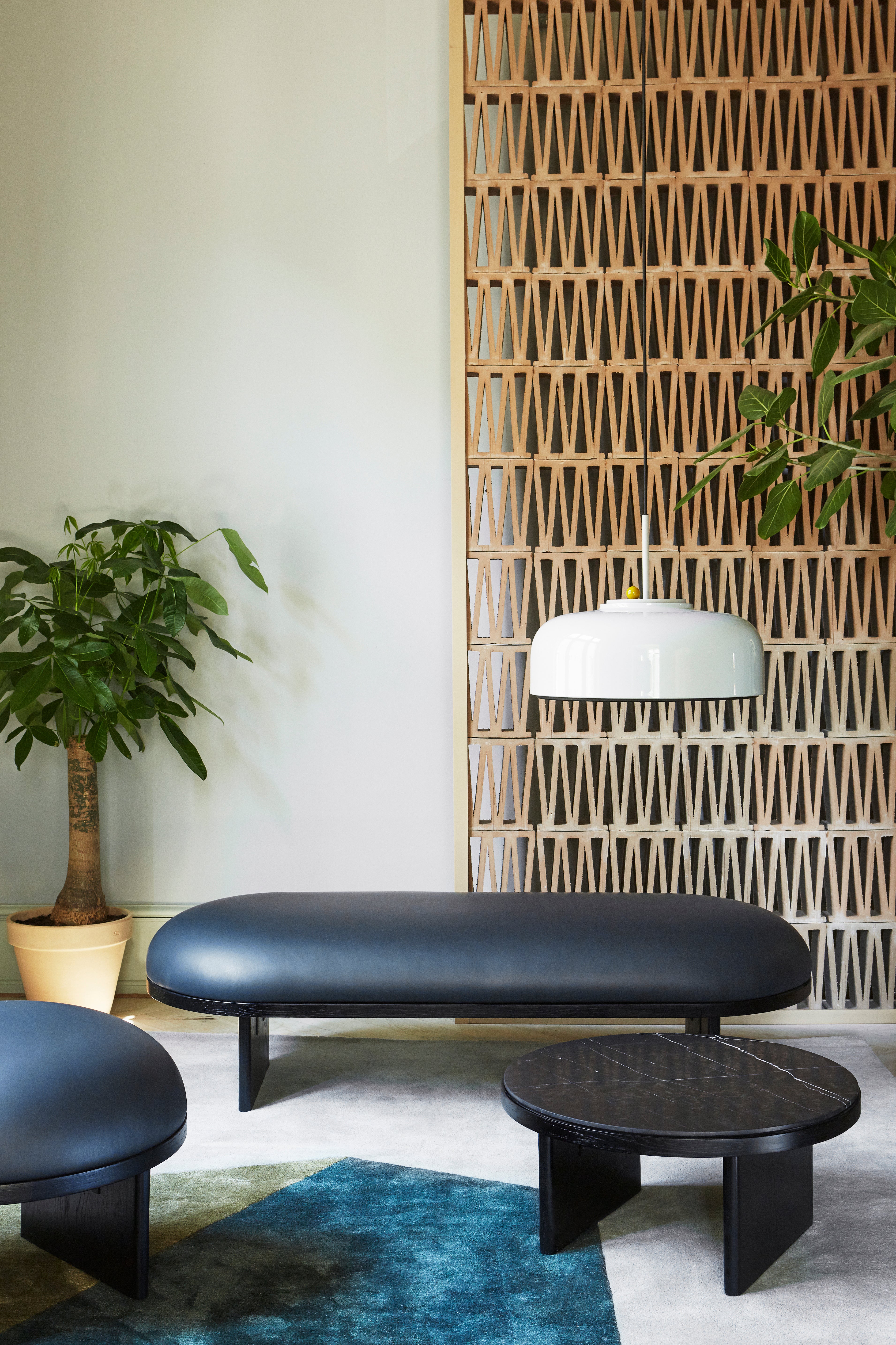 ANZA black coffee table with oak veneer and black marble