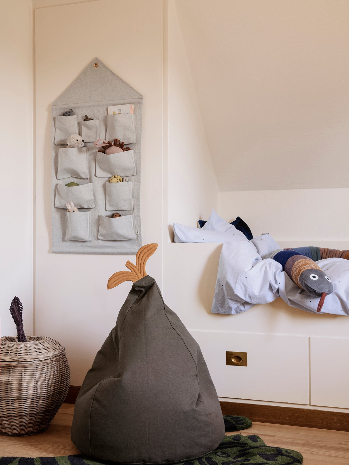 Puf PEAR ciemnozielony z pomarańczowym