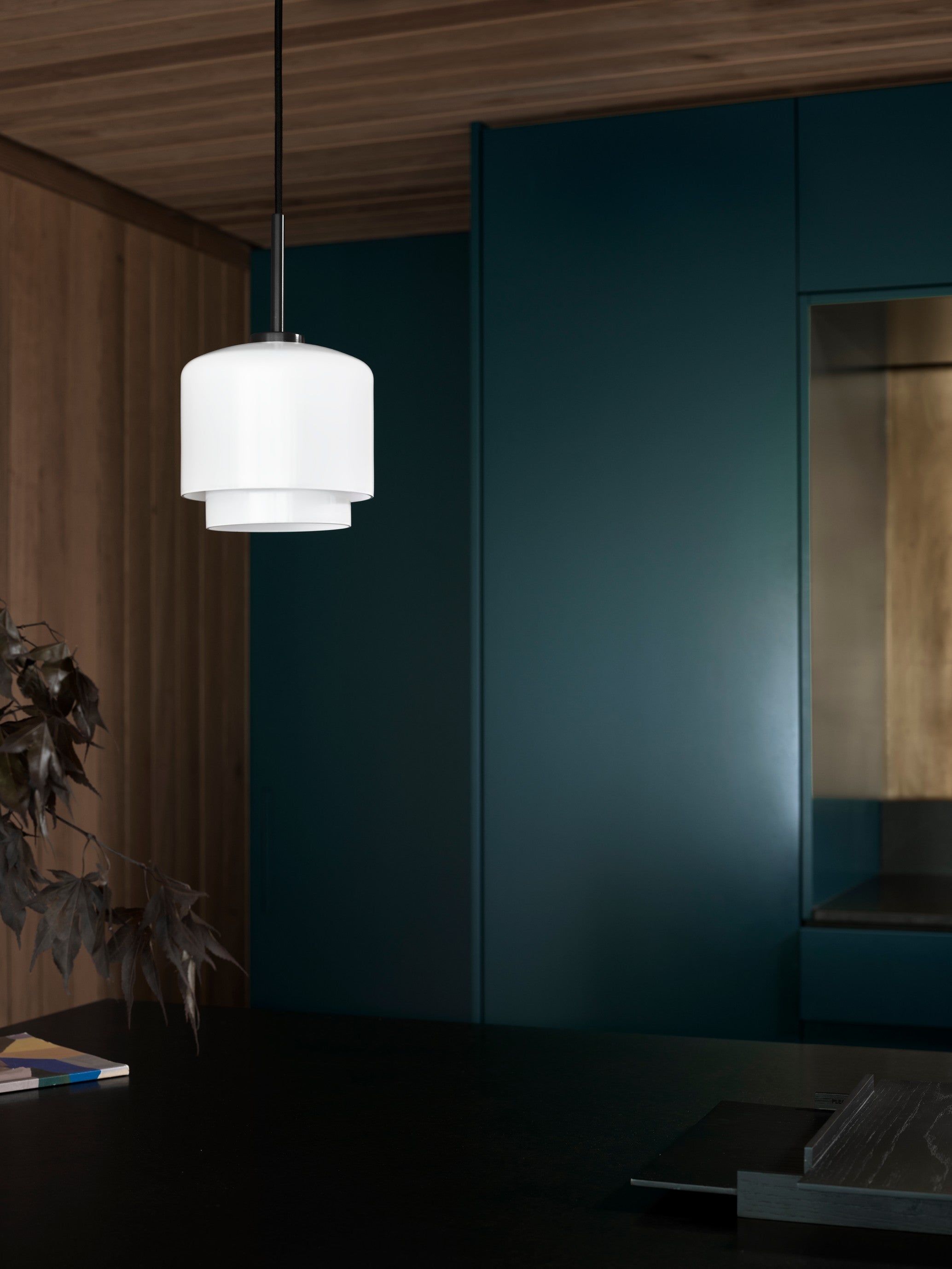 MEGUMI pendant lamp white with black finish