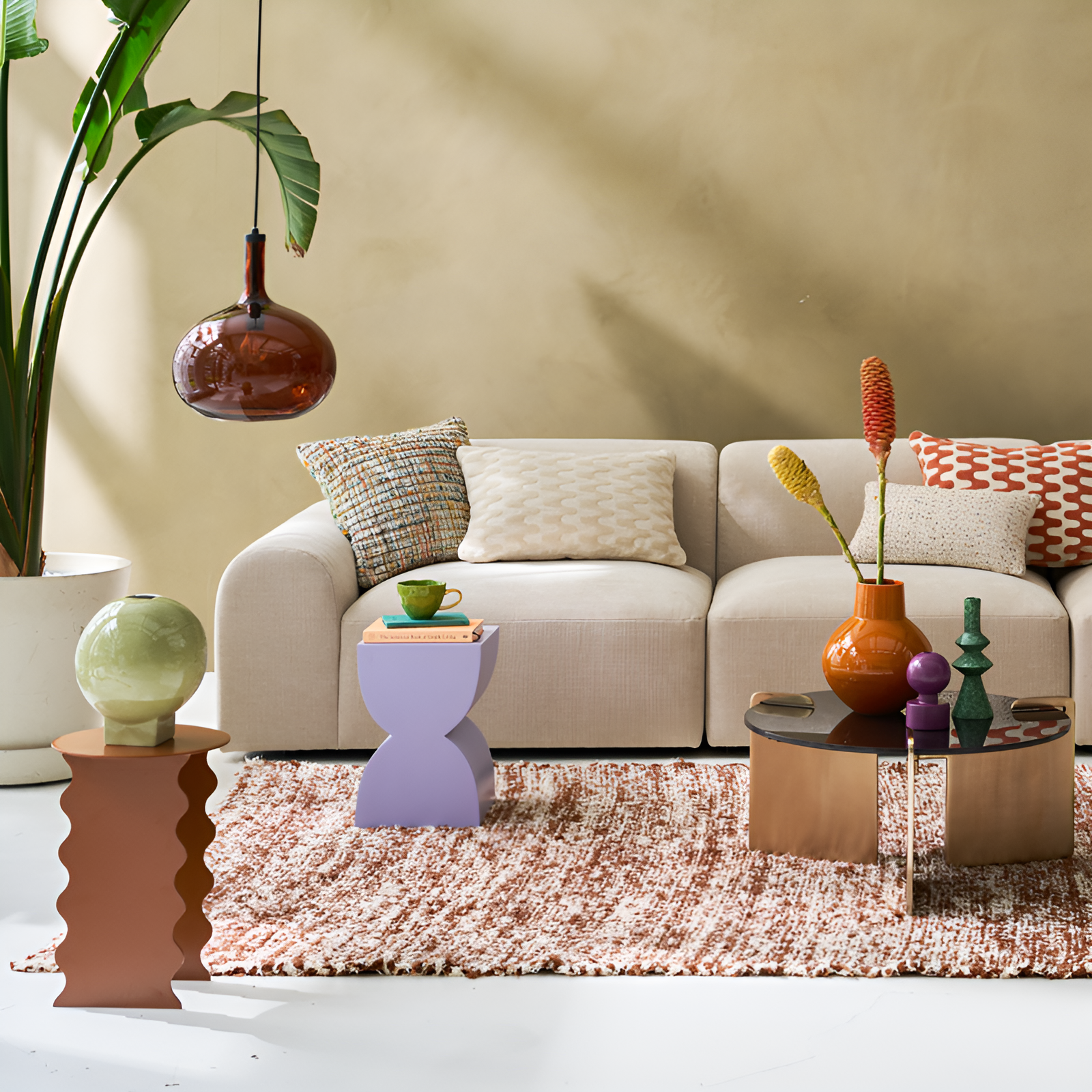 Wavy side table brown