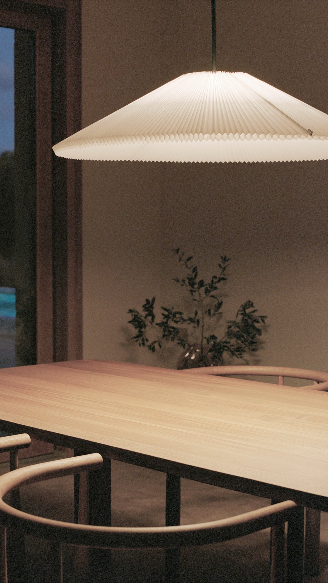 White hanging lamp