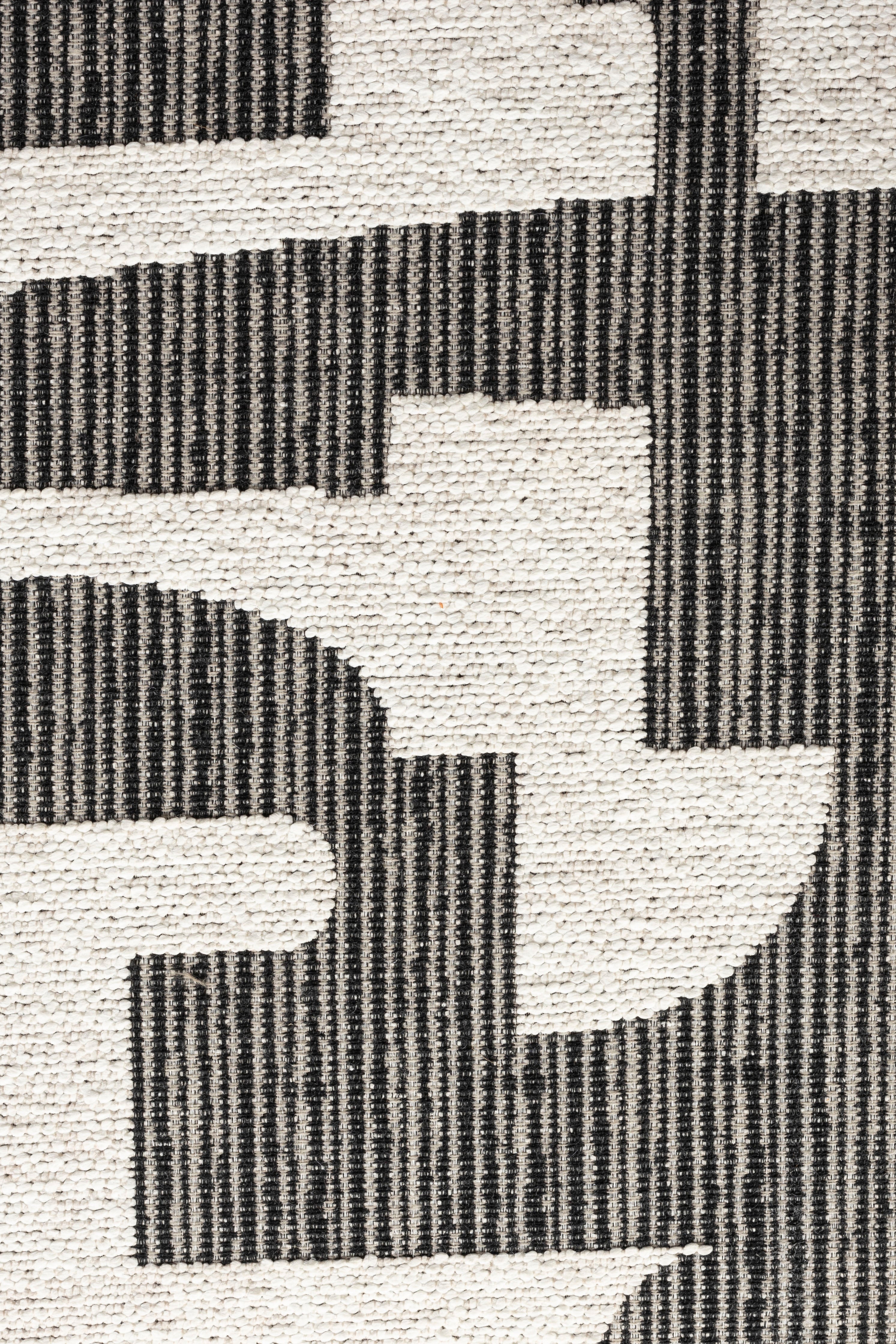 MIYO Chair white with black pattern