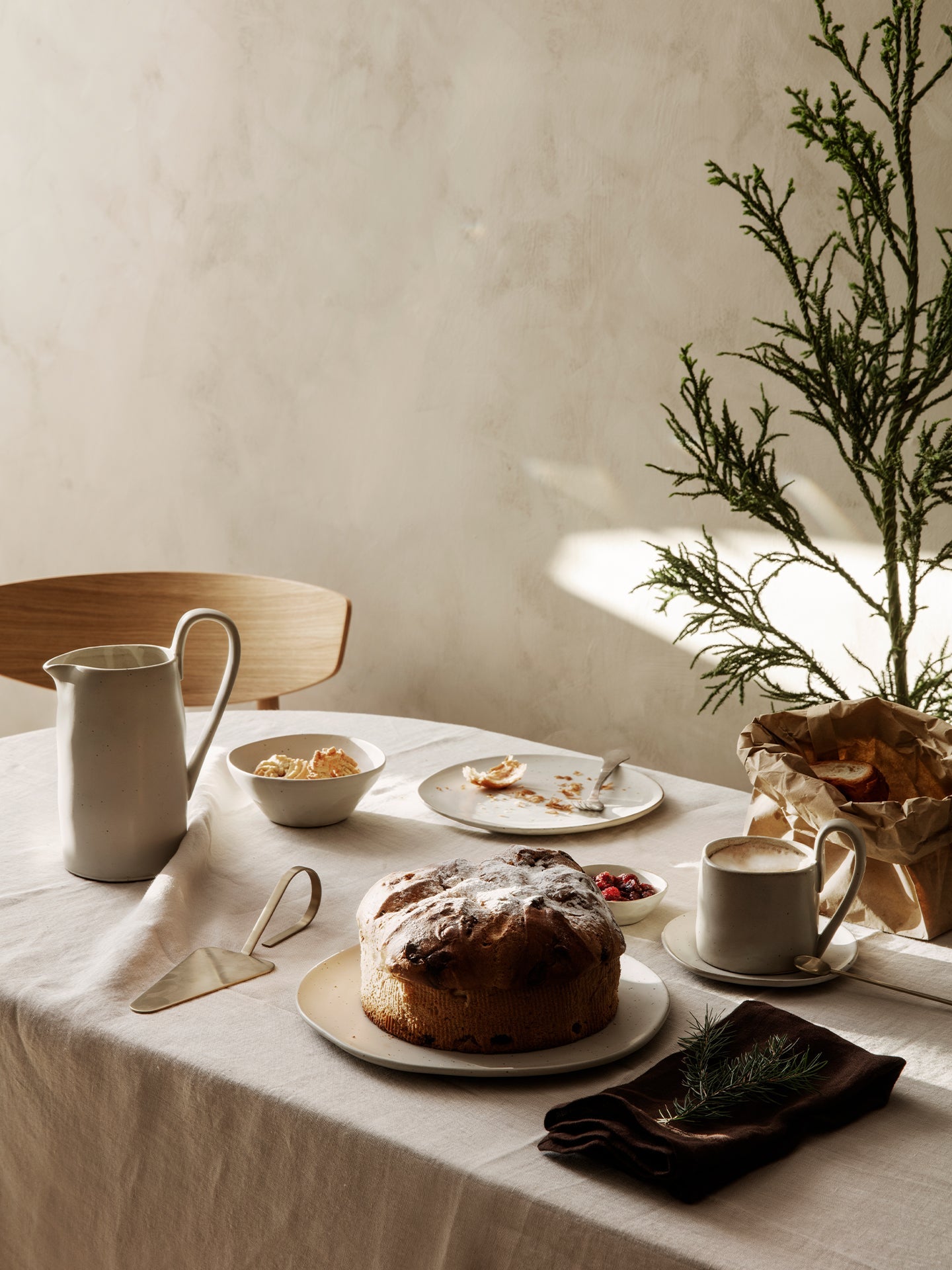 FLOW breakfast plate broken white