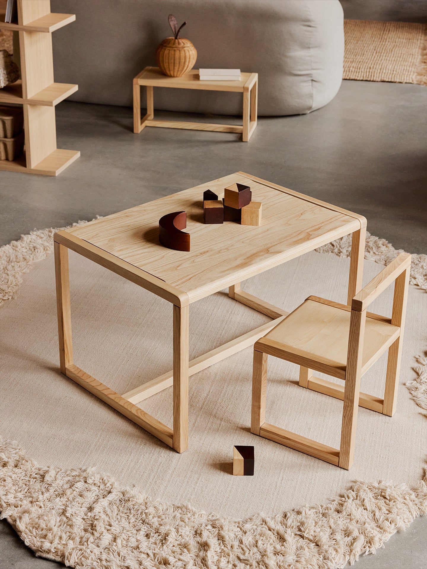 LITTLE ARCHITECT children's table ash veneer