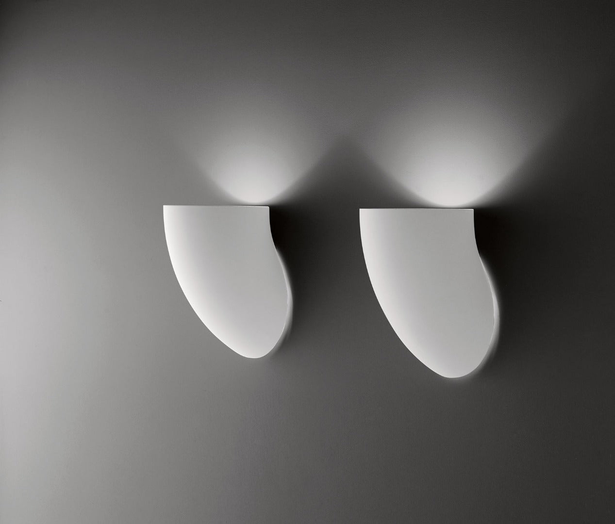 Lampa ścienna GOMITO połyskujący biały