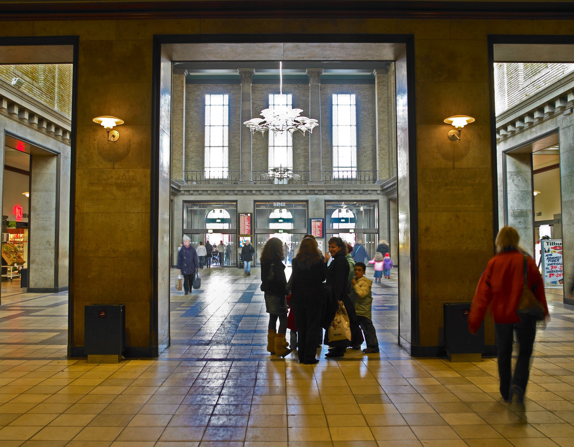 PH 3/2 Wall Lamp White with Chrome Base