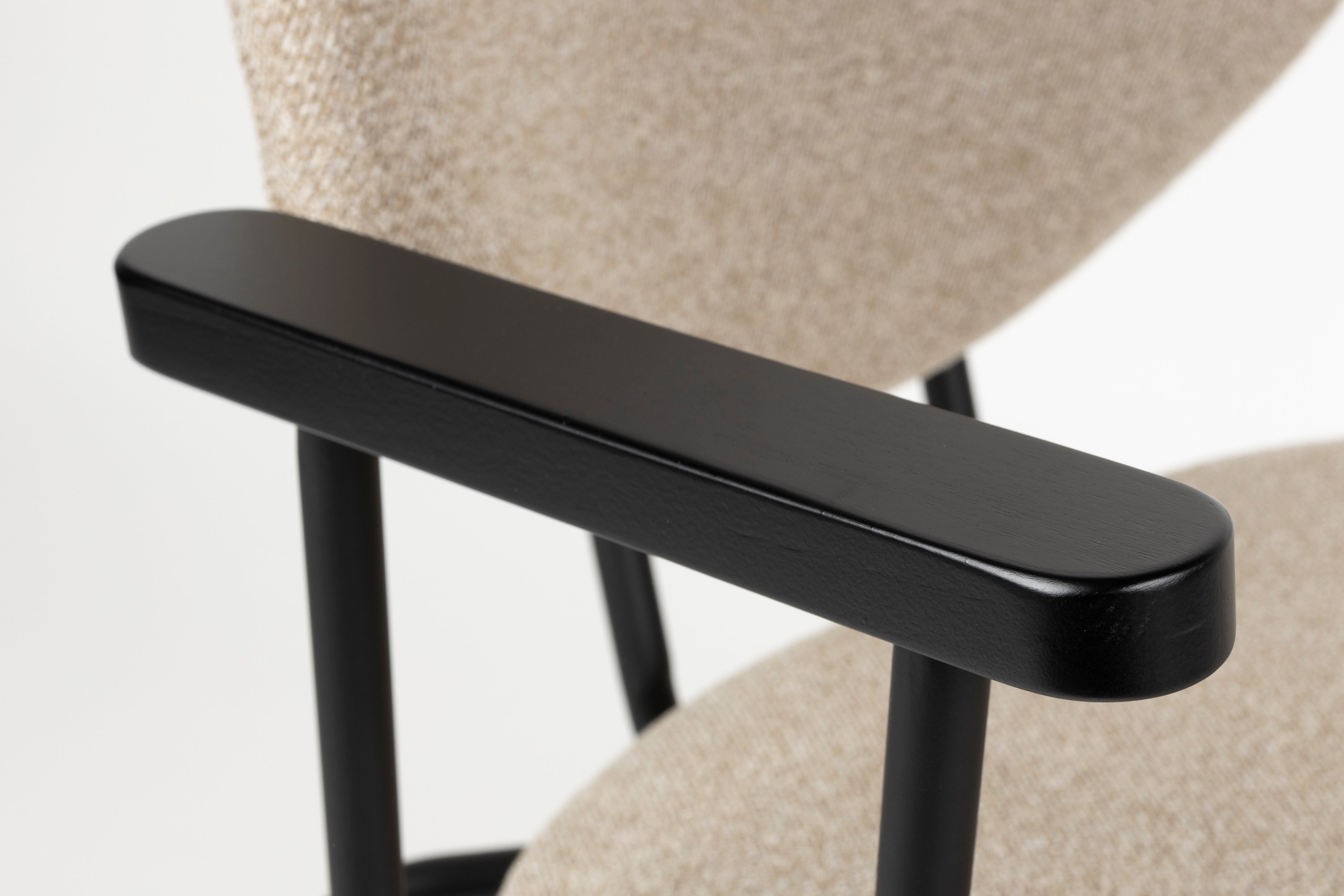 Krzesło z podłokietnikami ZELO beżowy z czarną podstawą