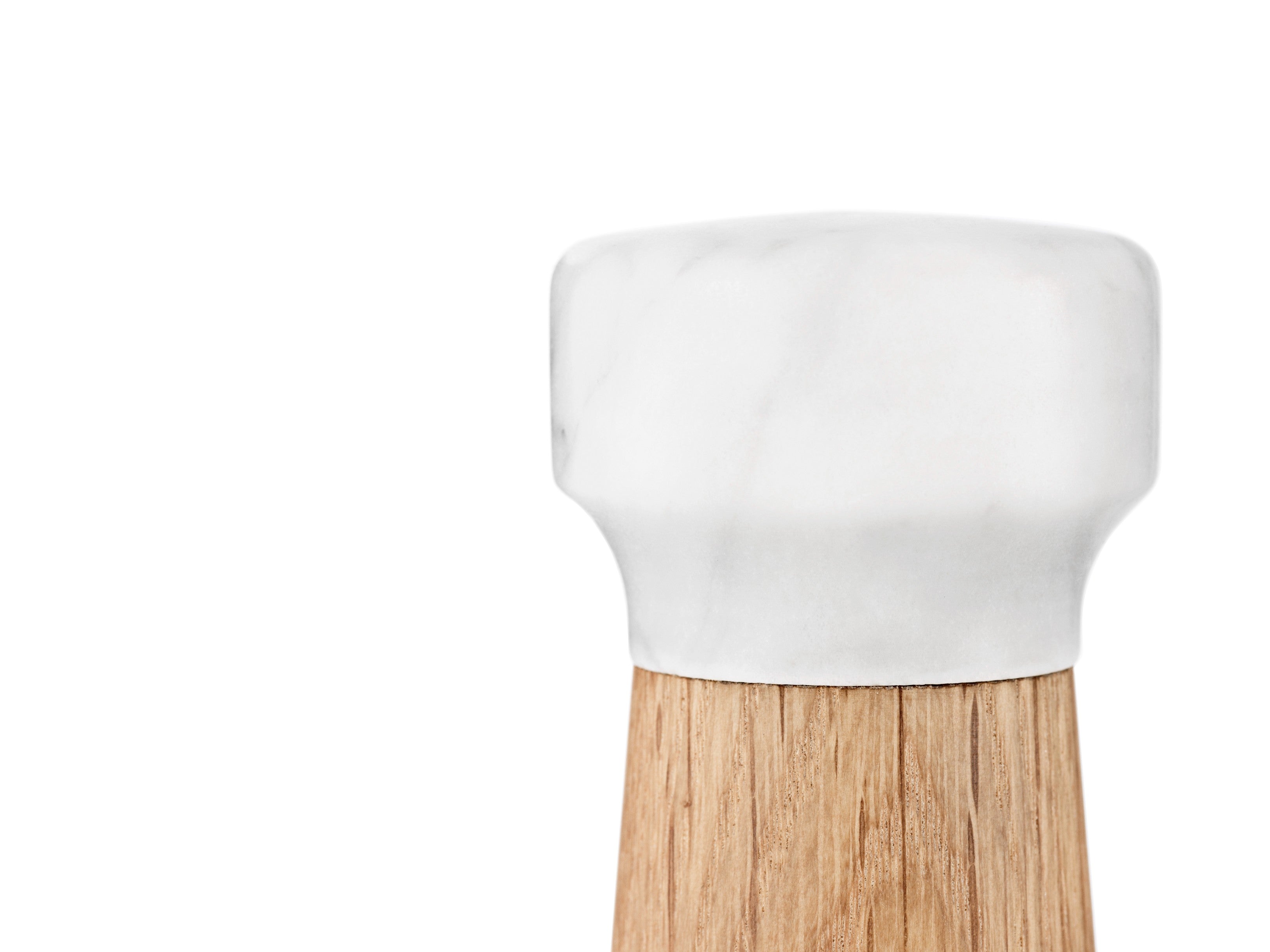 Mlýnek na sůl CRAFT z dubového dřeva s bílým mramorem