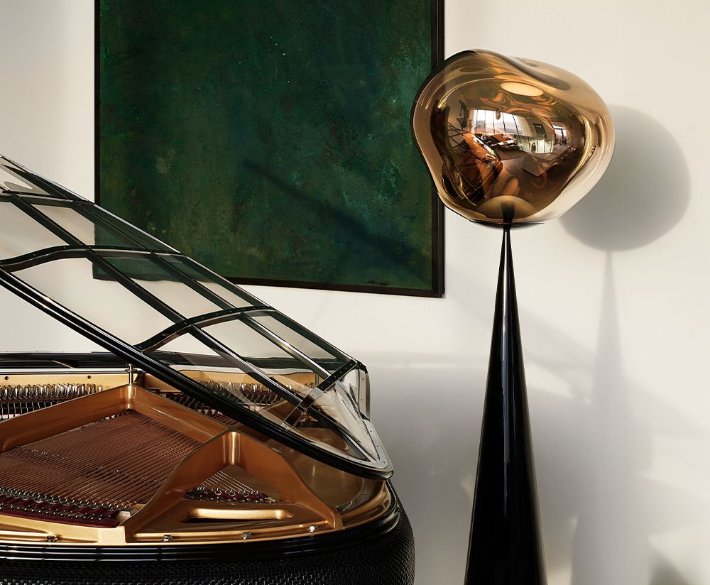 Stojací lampa MELT zlatá