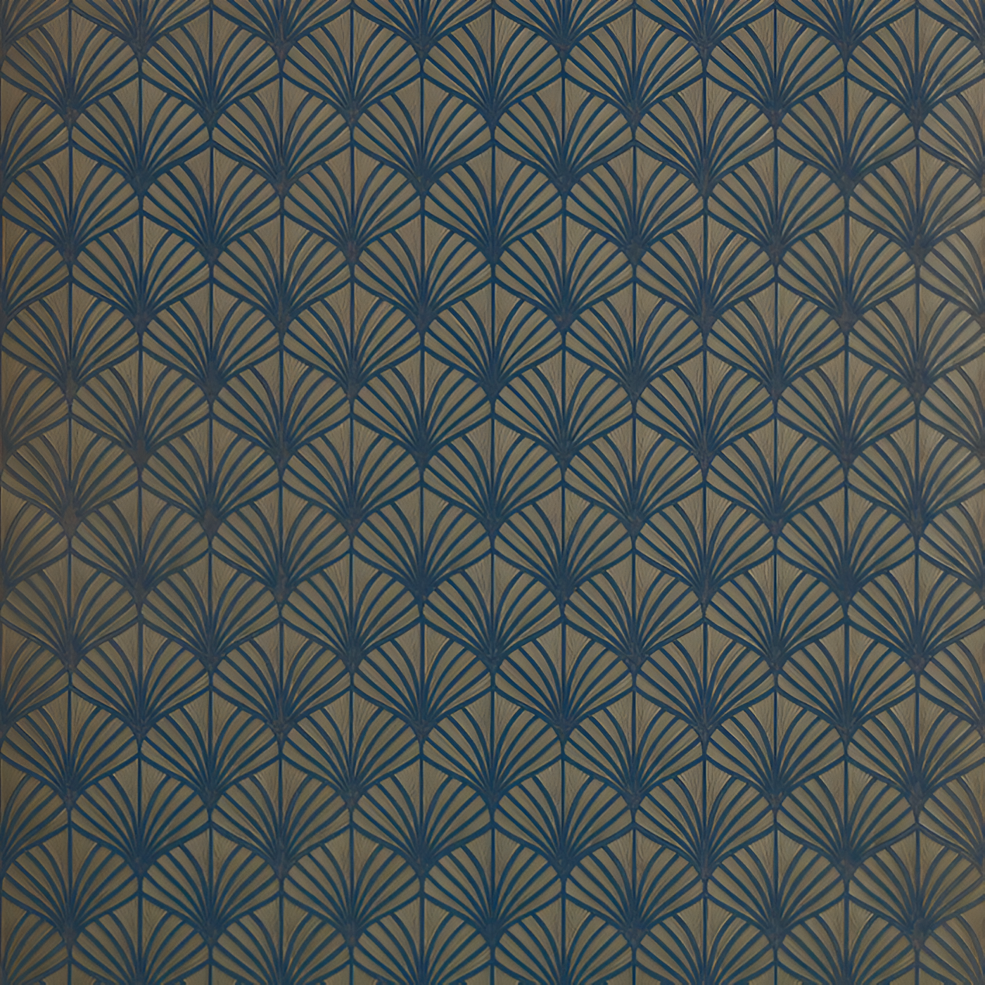 Metalická strukturovaná tapeta s rostlinným motivem listů NEREIDES - BLEU ROI/DORÉ tmavě modrá se zlatou