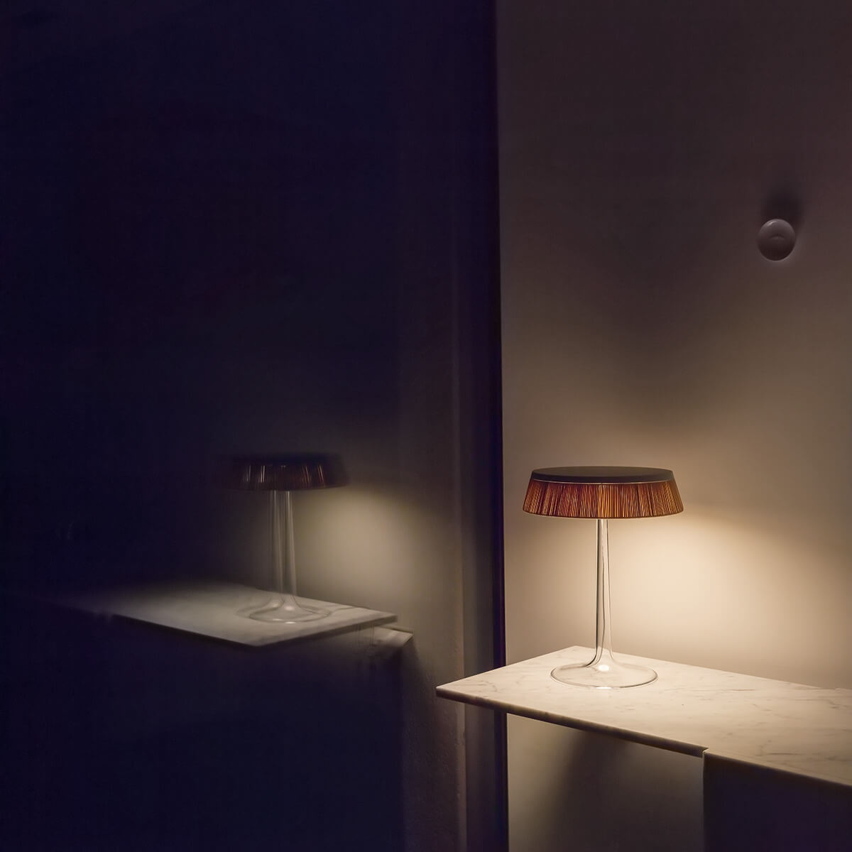 Lampa stołowa BON JOUR biały z rattanowym abażurem