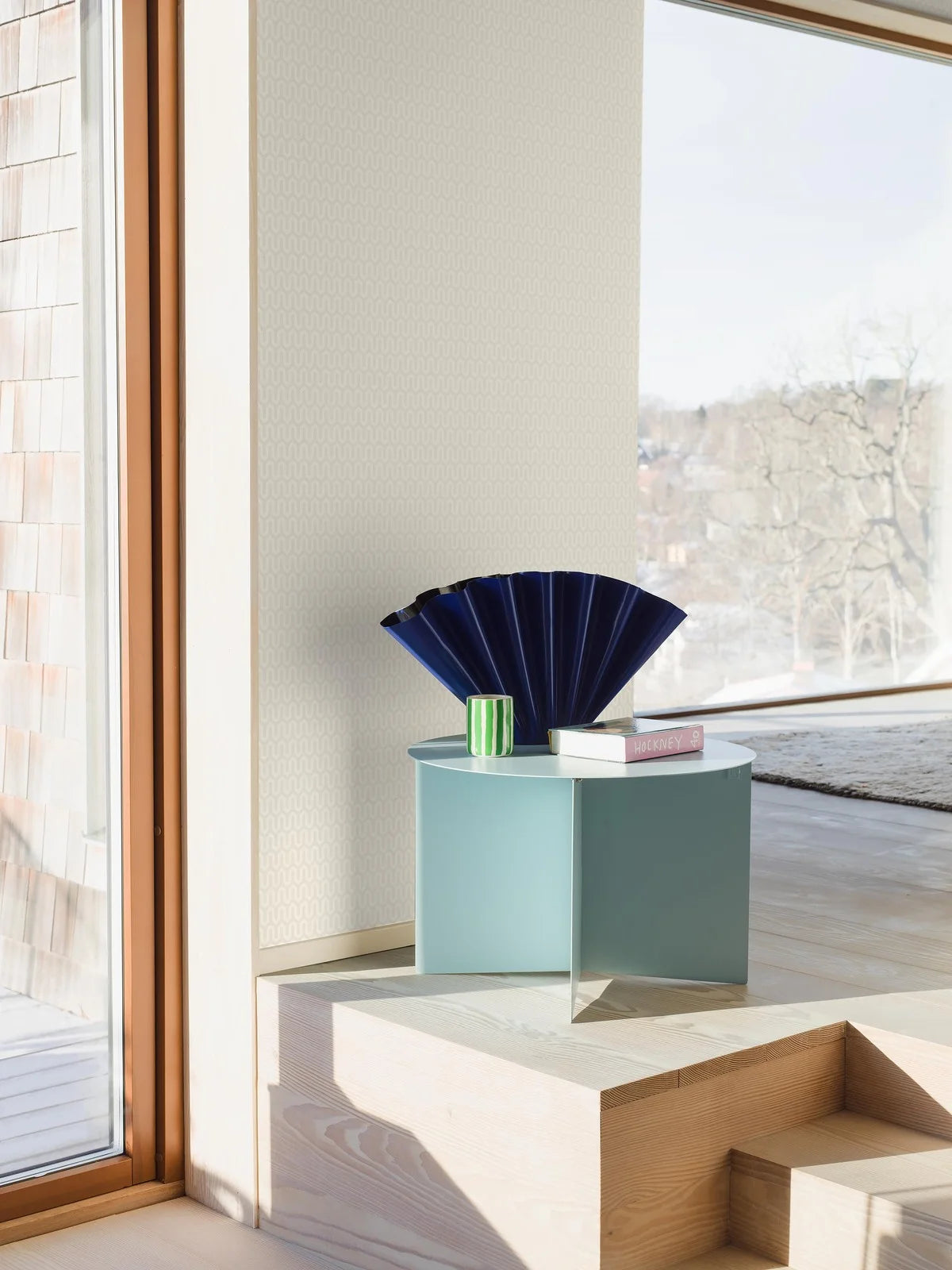 Tapeta flizelinowa papierowa z geometrycznym wzorem YPSILON złamana biel