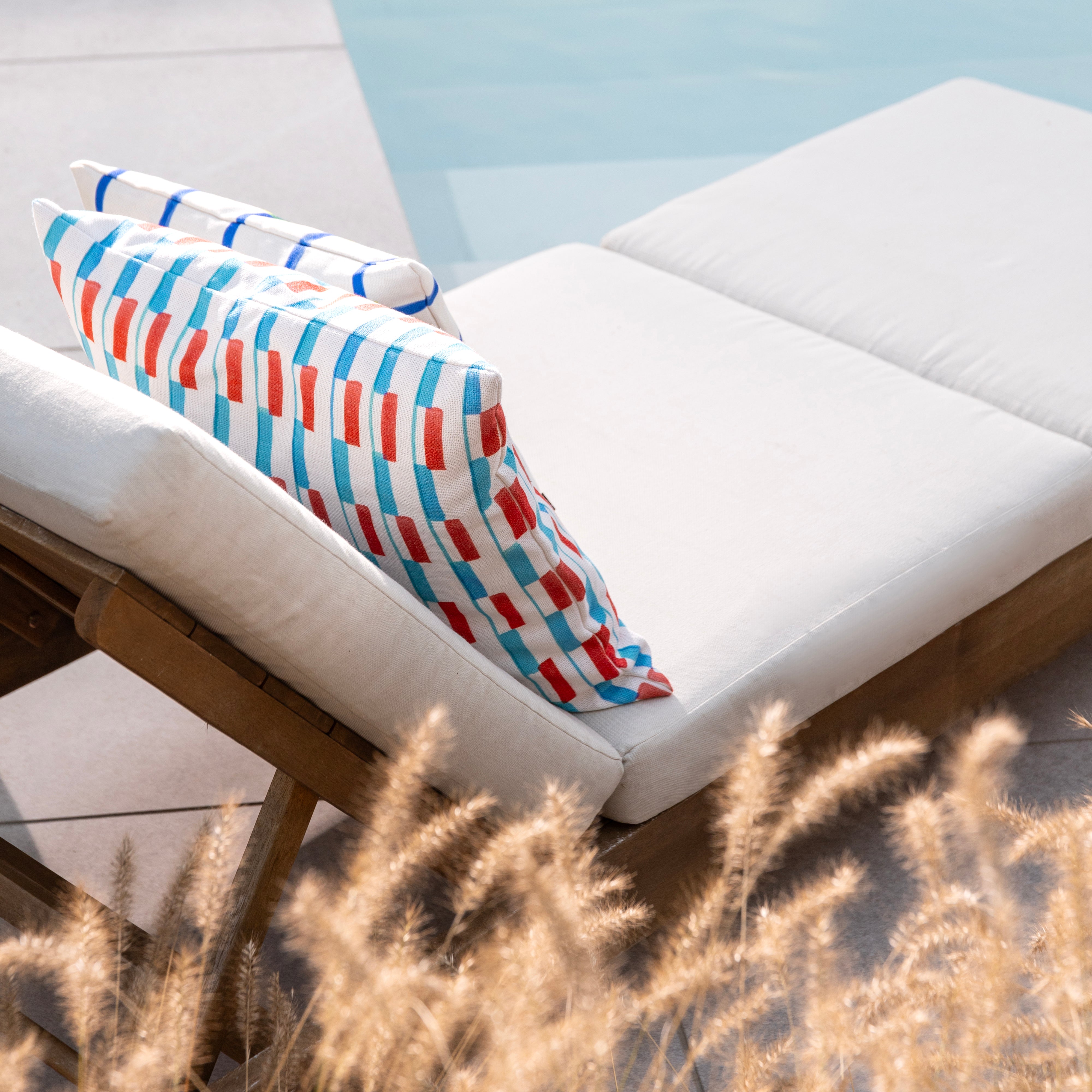 Cushion Cover CLASH White with Blue and Red