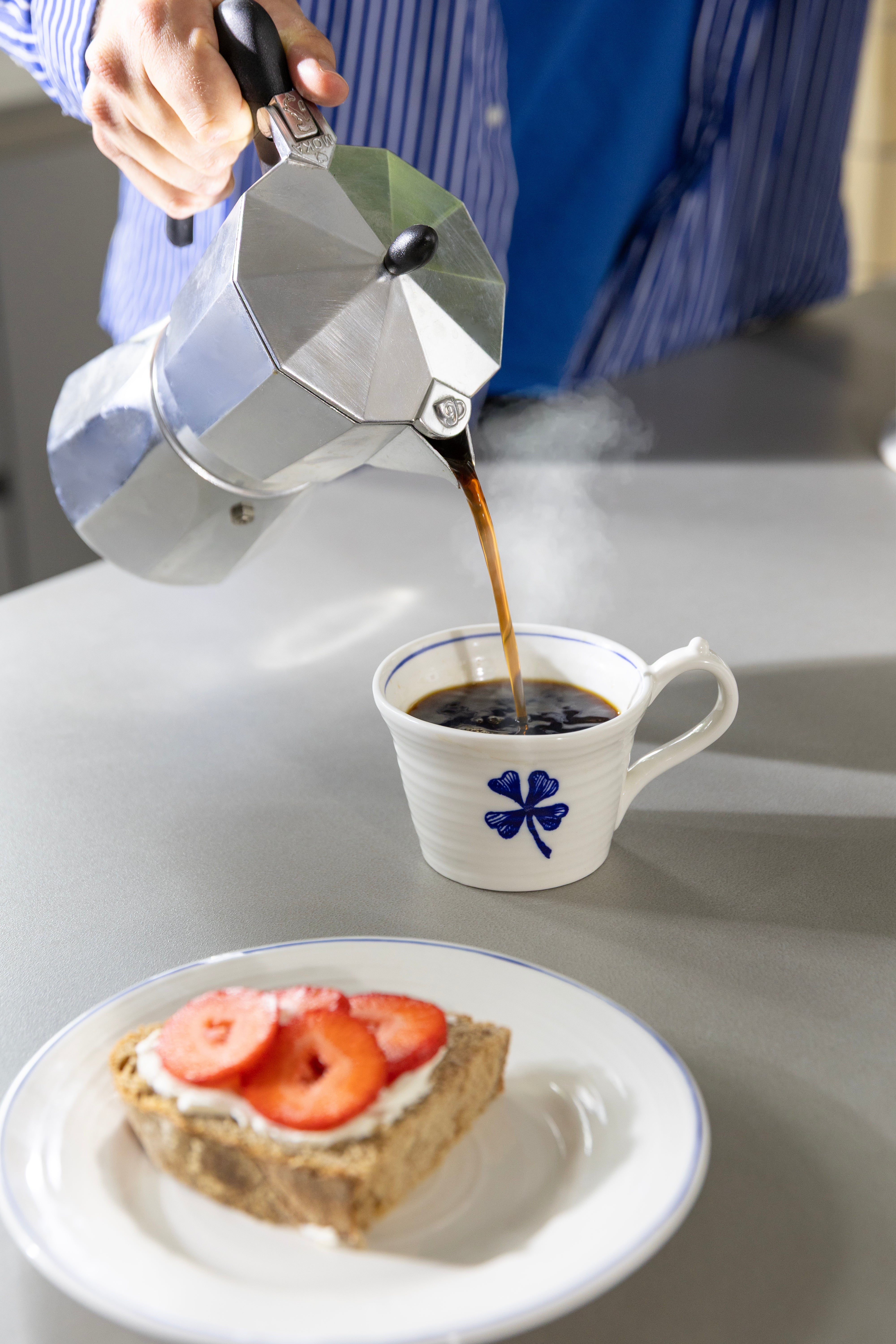 Sada šálků ANOUK CLOVER bílá s modrou