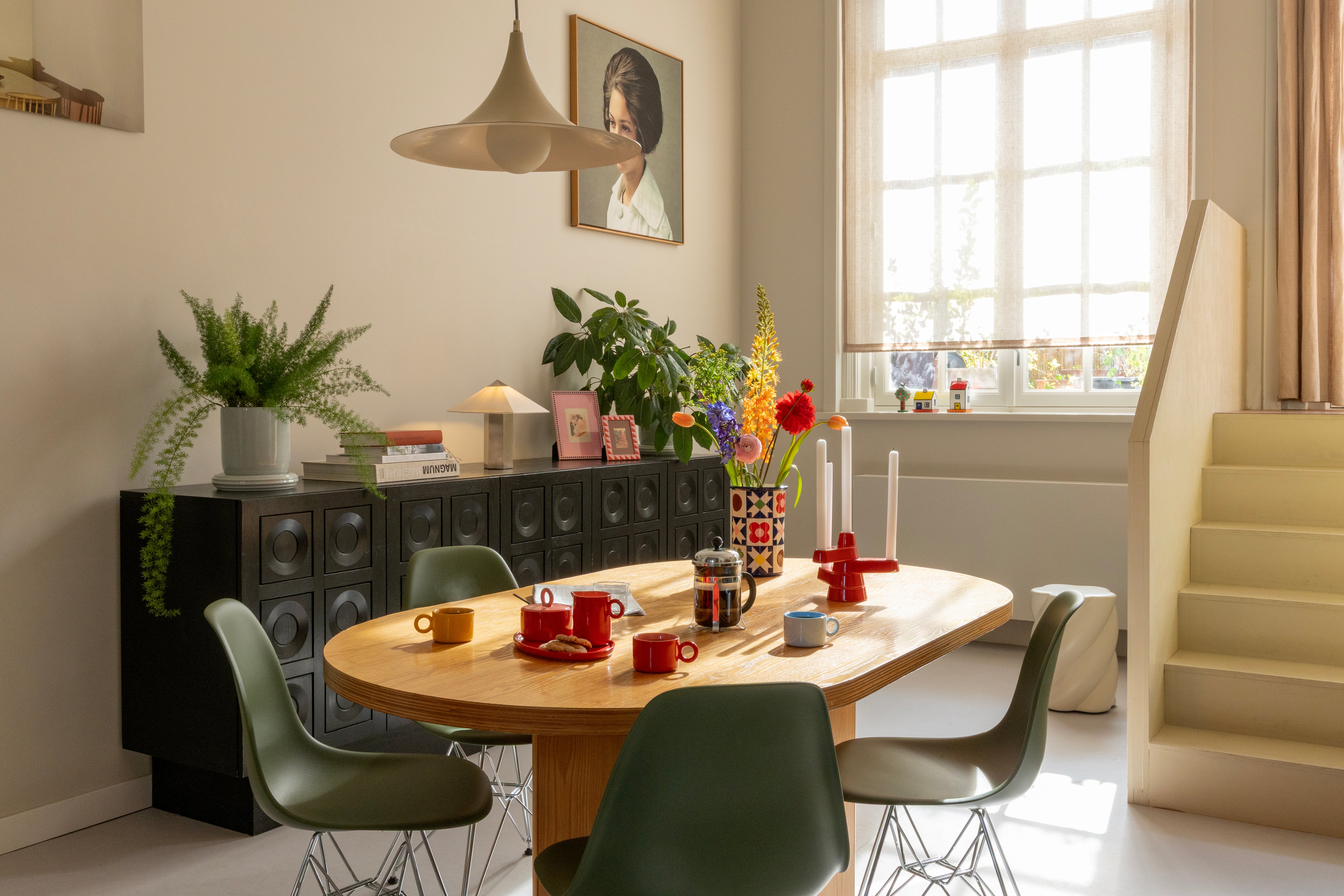 Stolní lampa PHIRA stříbrná s lněným stínidlem