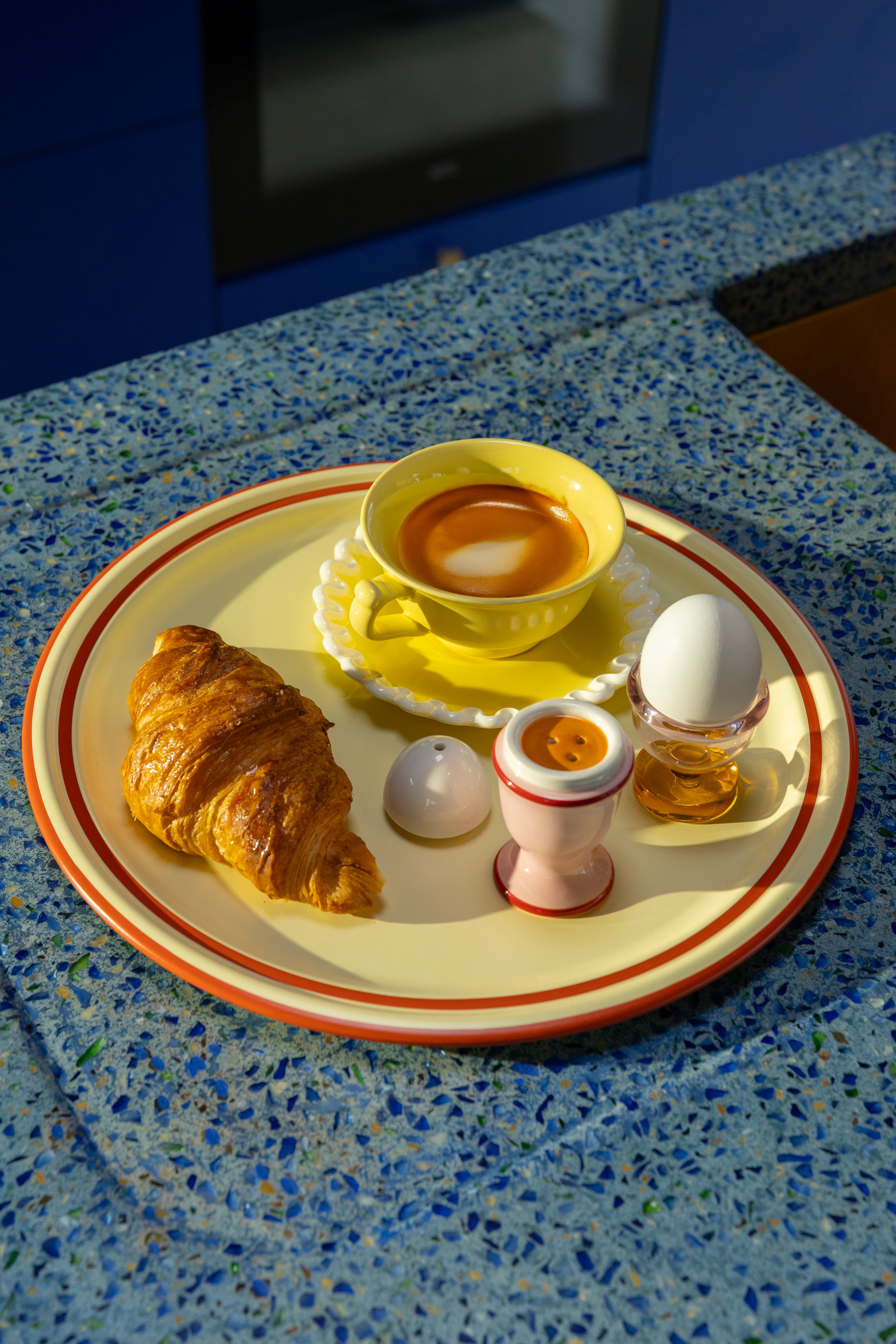 CANTINE pink egg cups with amber