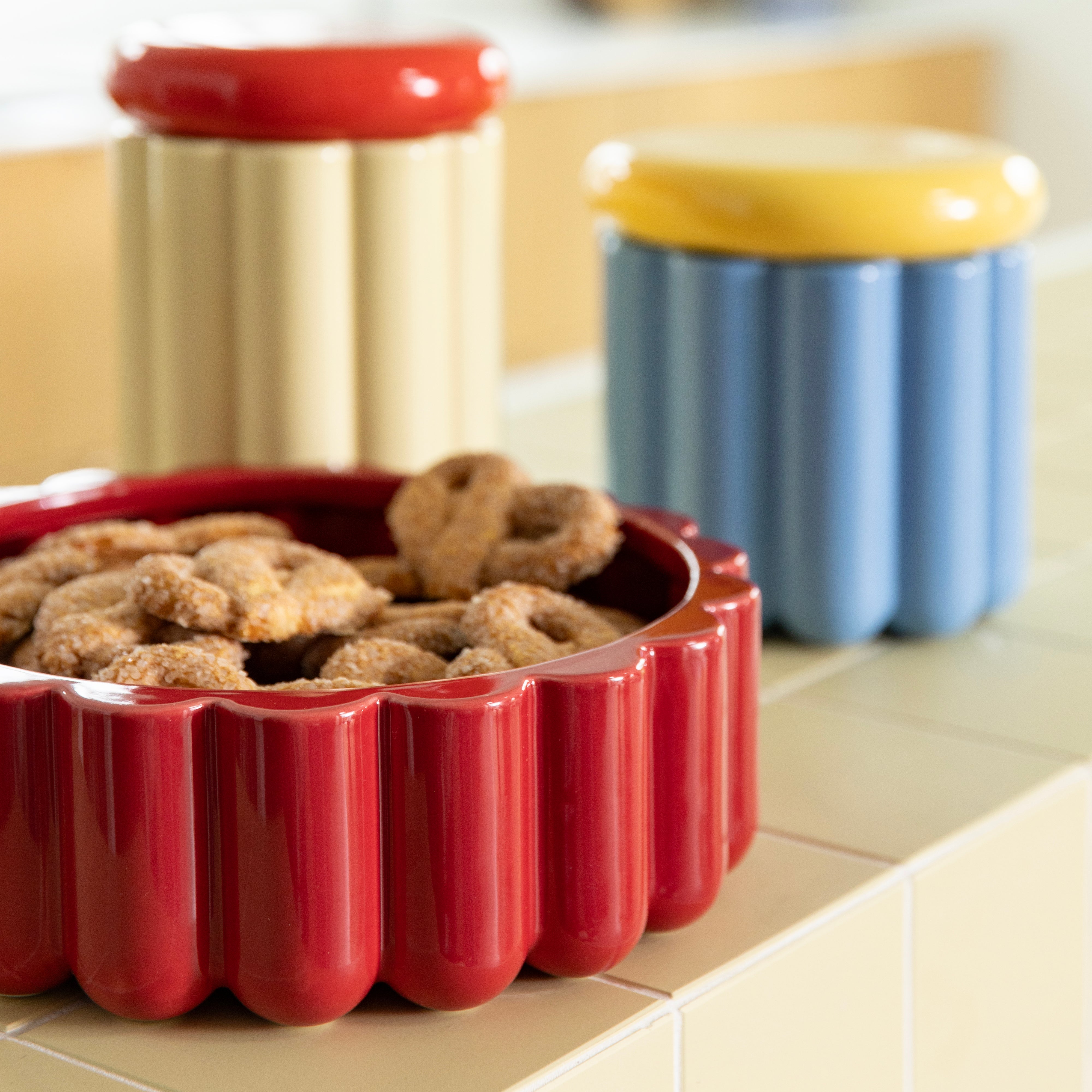 Pojemník CHARLO červený s růžovým víkem