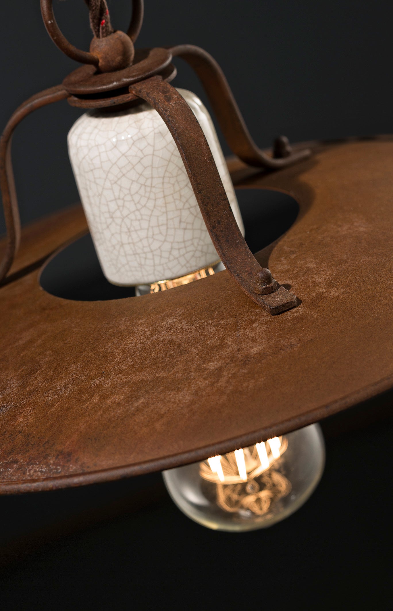 Rusty ceramic-iron chandelier GRUNGE with a cream Craquelé effect