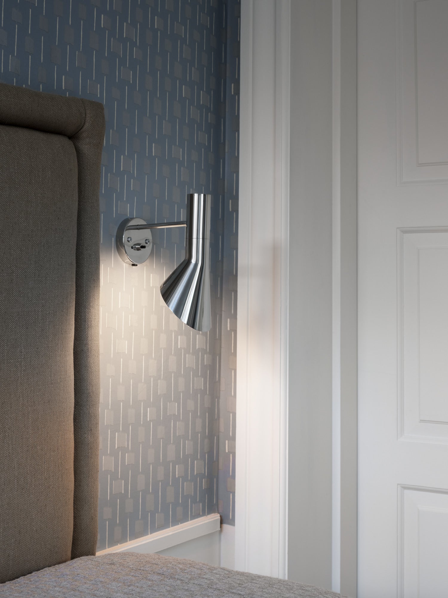 Nástěnná lampa AJ leštěná nerezová ocel