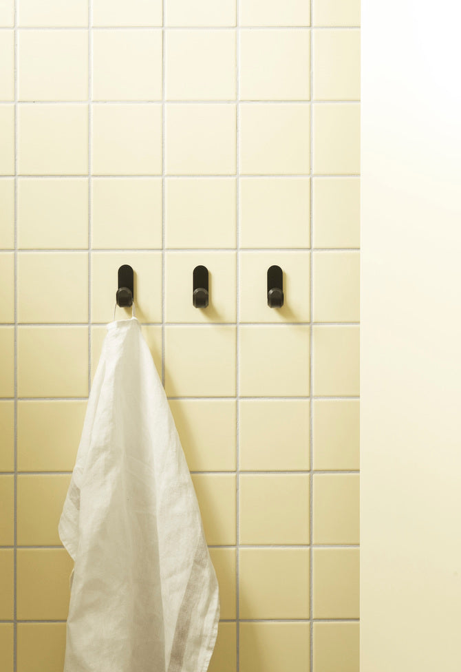 CURVE black matte hanger set