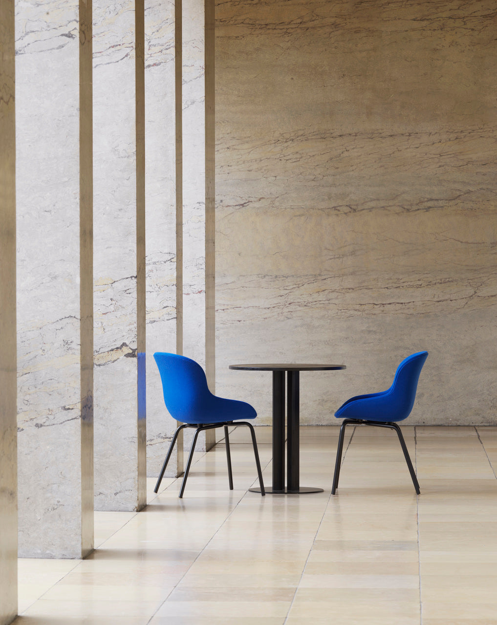 Hyg chair upholstered with a white base