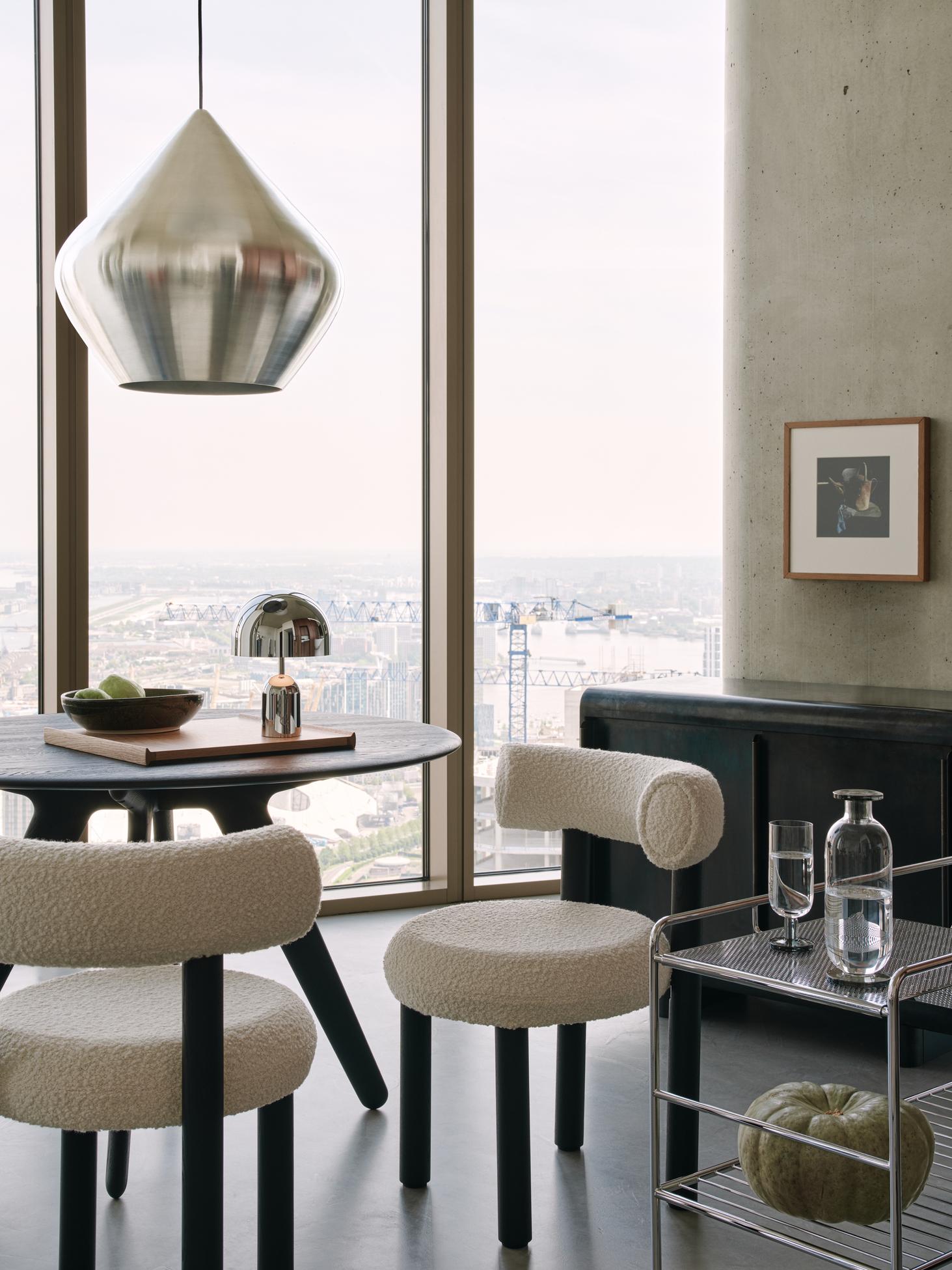 Stříbrná závěsná lampa UNBEATEN STOUT